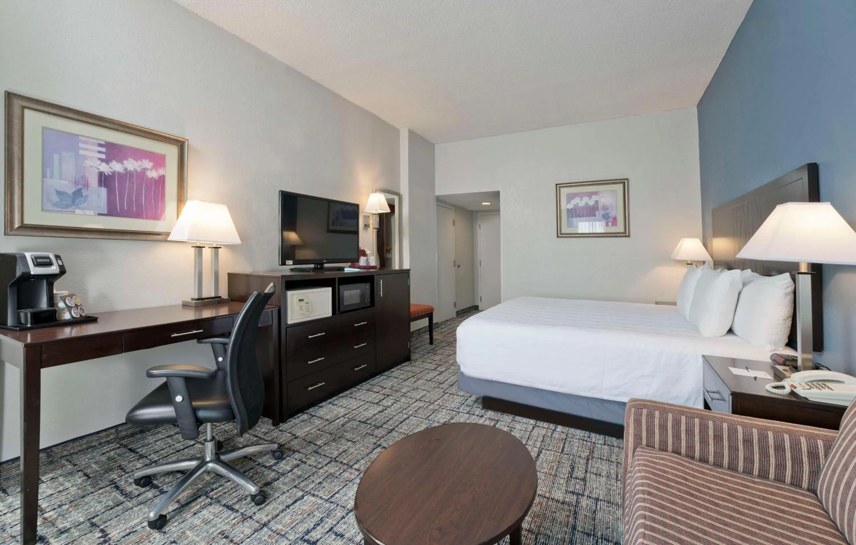 Bedroom, Bed in Best Western Plus Hotel & Conference Center