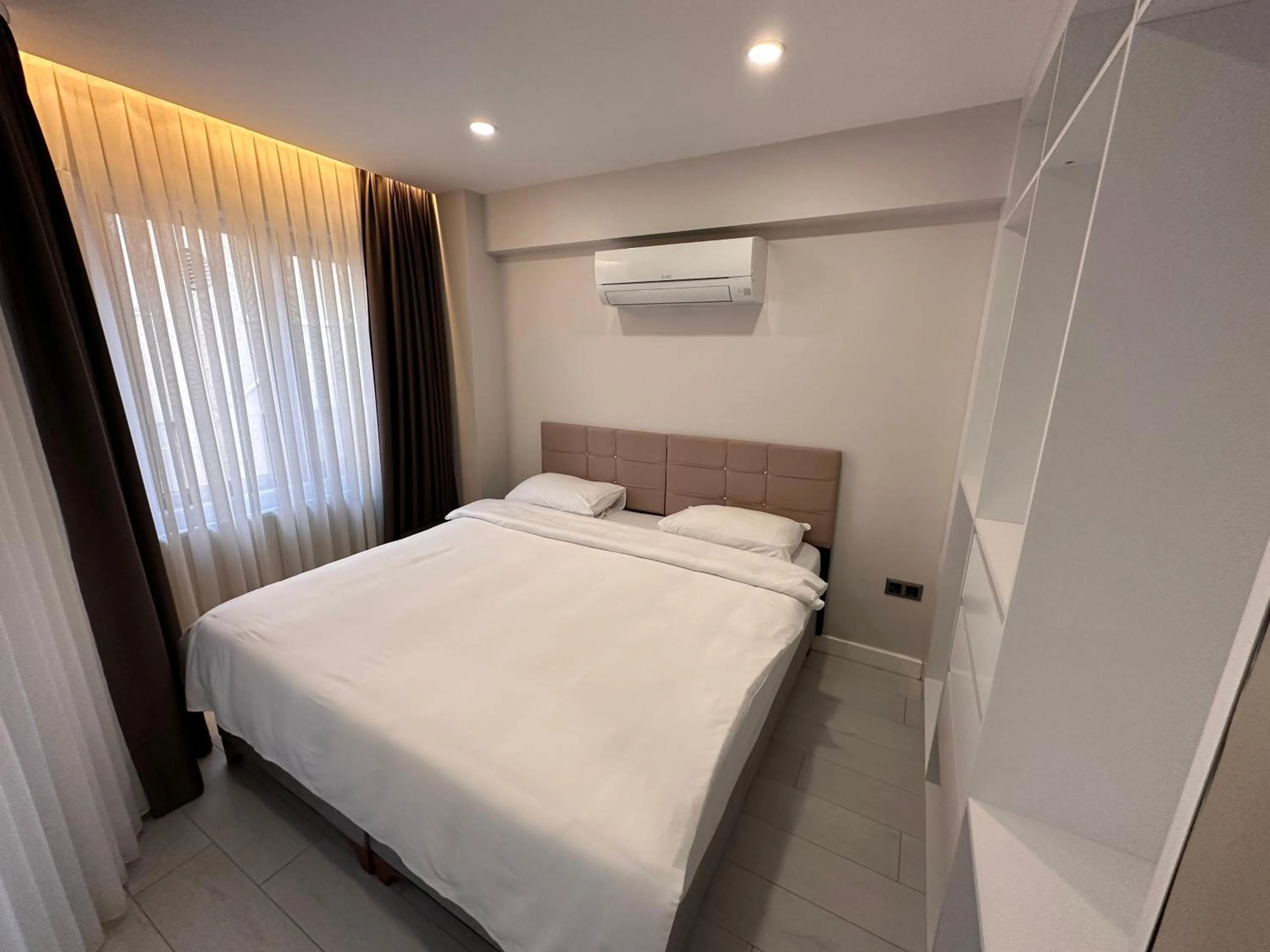 Bed in Kings Cross Hotel Istanbul