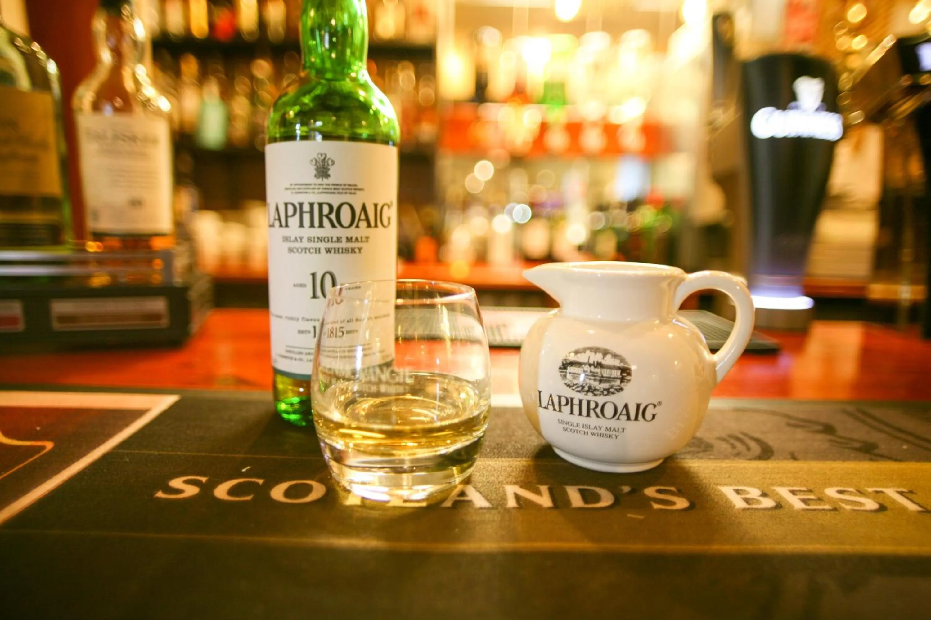 Lounge or bar in The Tomich Hotel