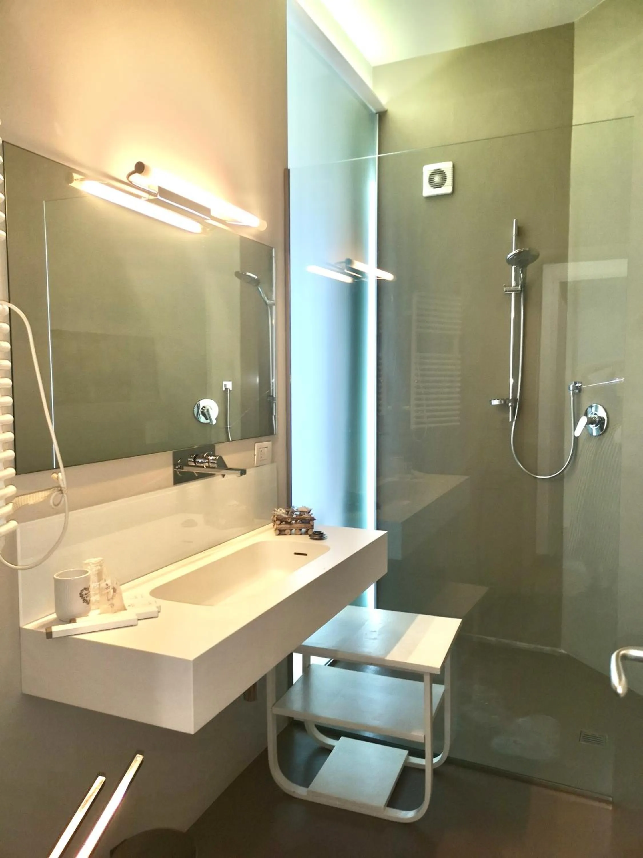 Shower in Villa Giannina B&B