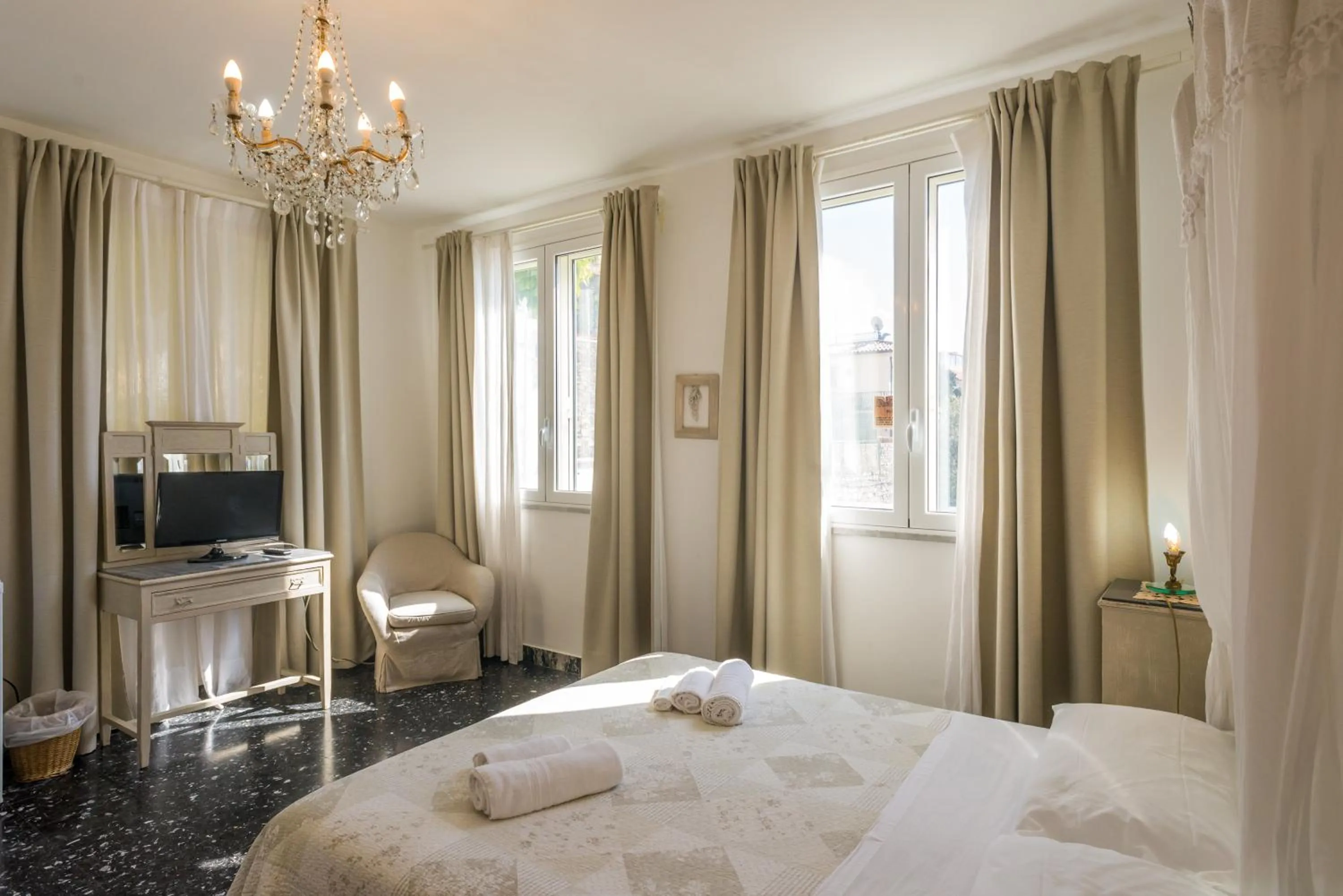 Bedroom, Bed in Villa Giannina B&B