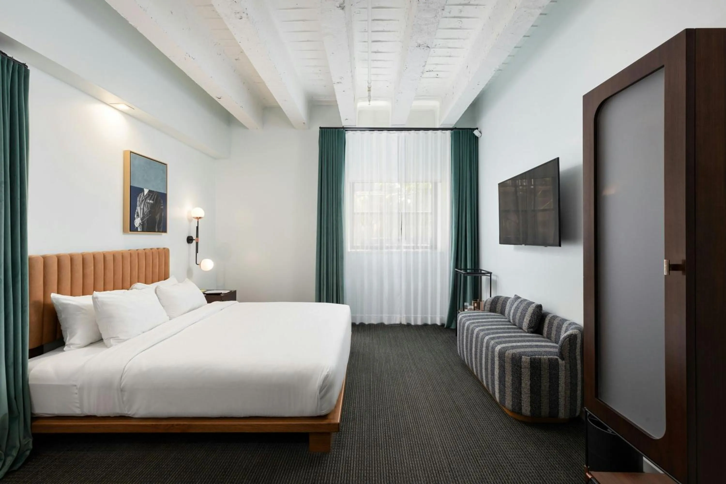 Photo of the whole room, Bed in The Guild Hotel, San Diego Downtown, a Marriott Tribute Portfolio Hotel