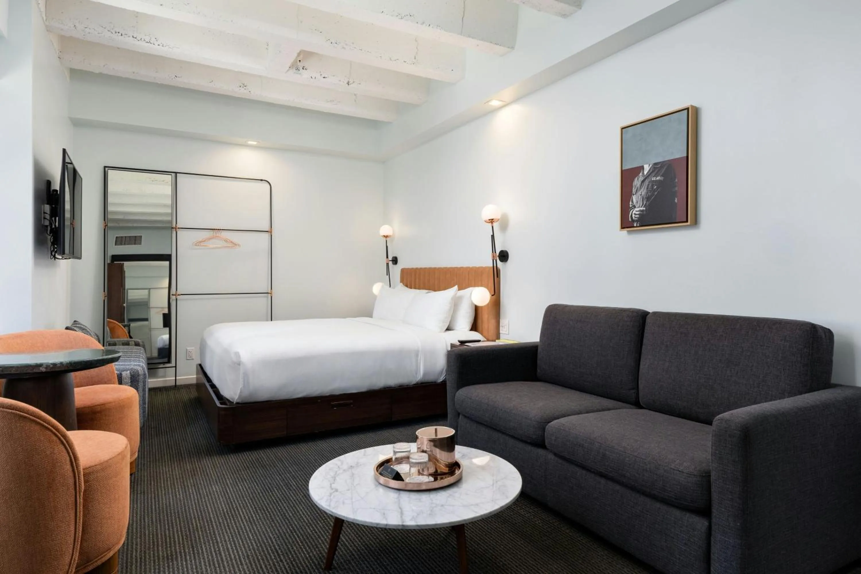 Bedroom, Bed in The Guild Hotel, San Diego Downtown, a Marriott Tribute Portfolio Hotel