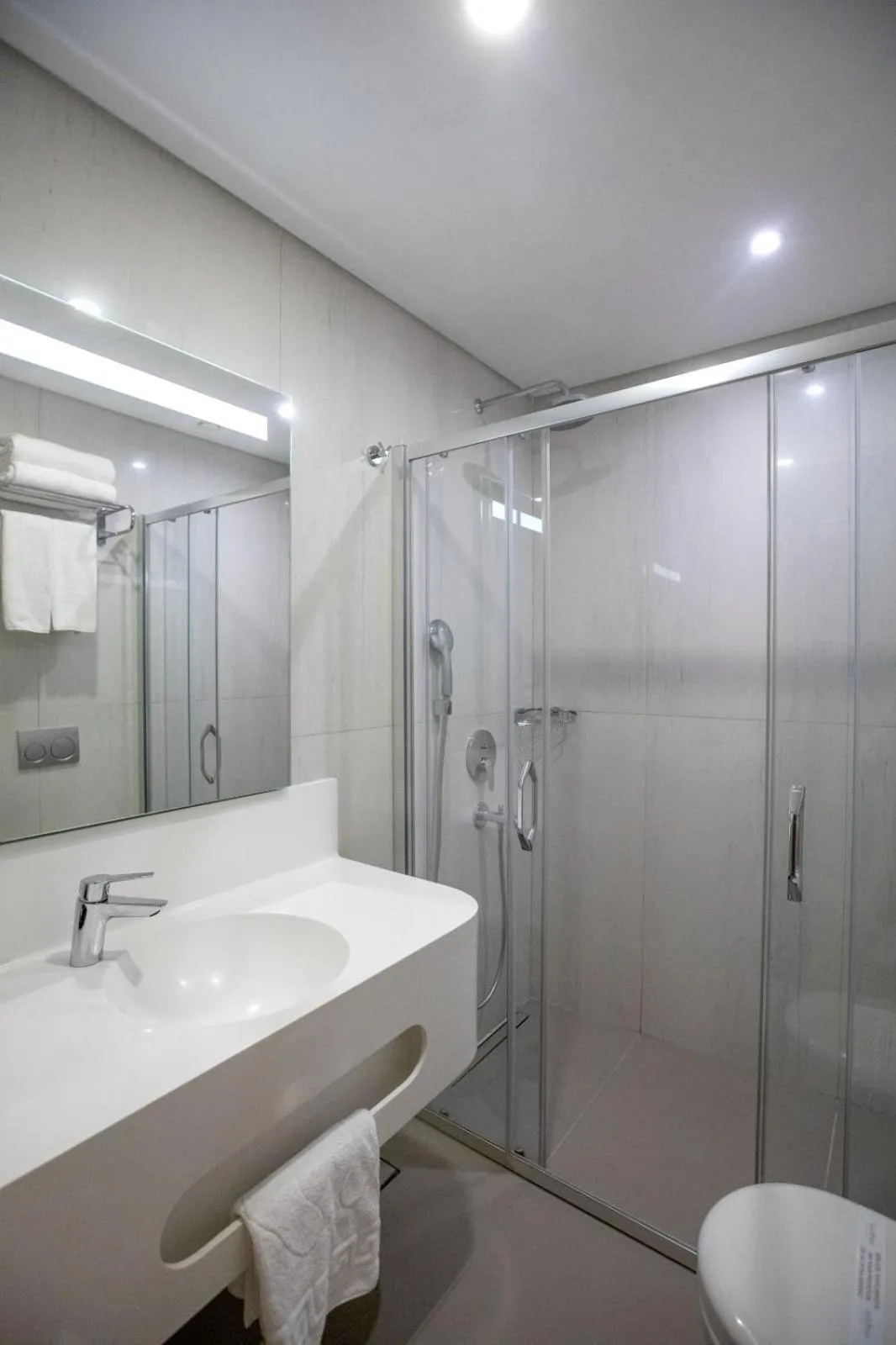 Shower in Suadhan Hotel