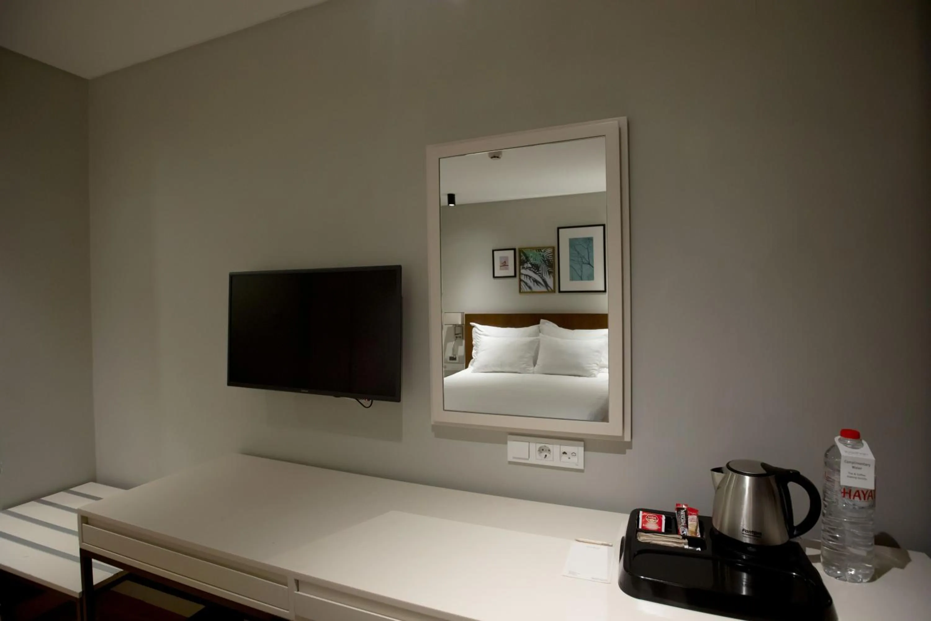 TV and multimedia in Suadhan Hotel