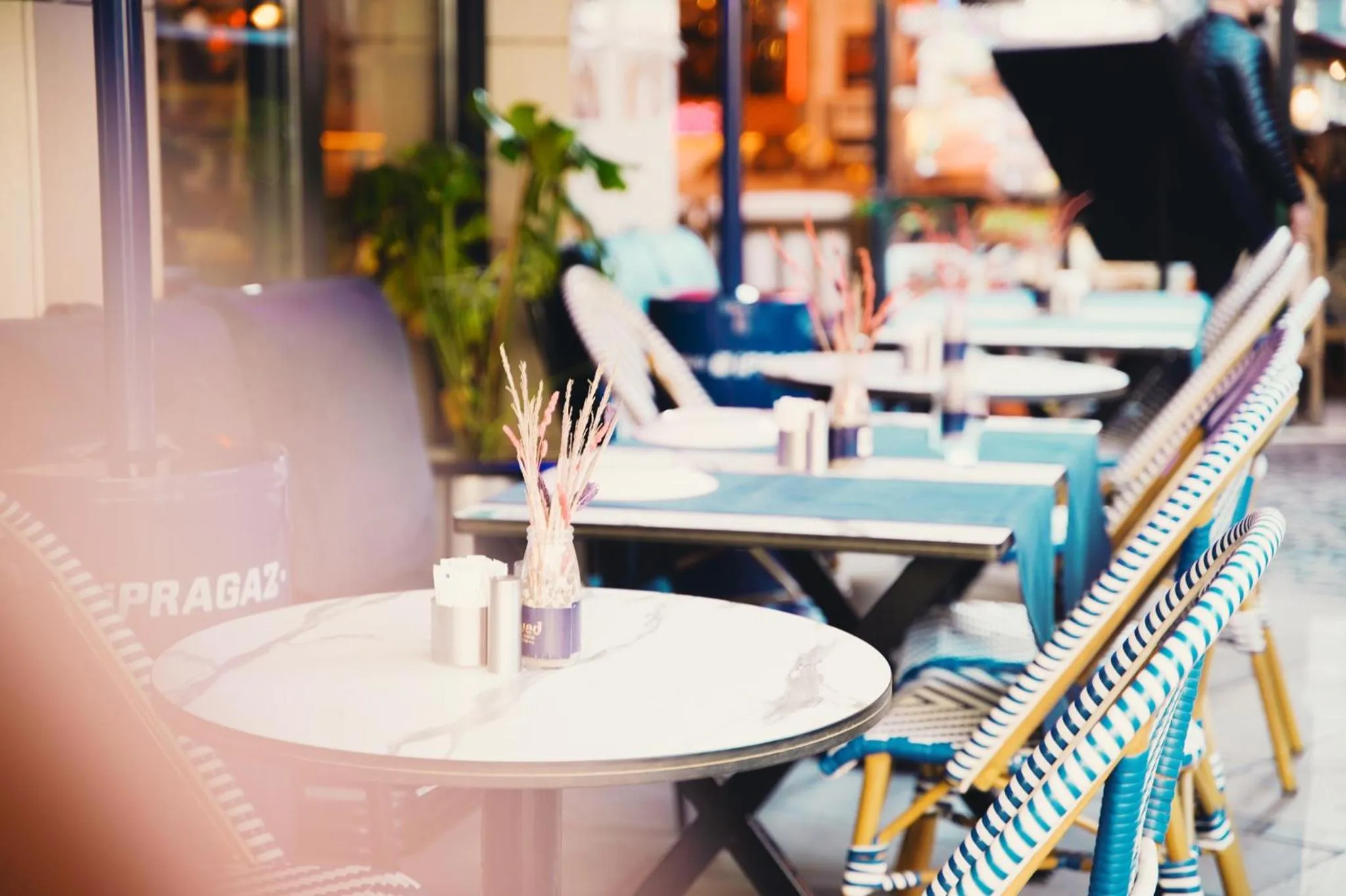 Restaurant/places to eat in Suadhan Hotel