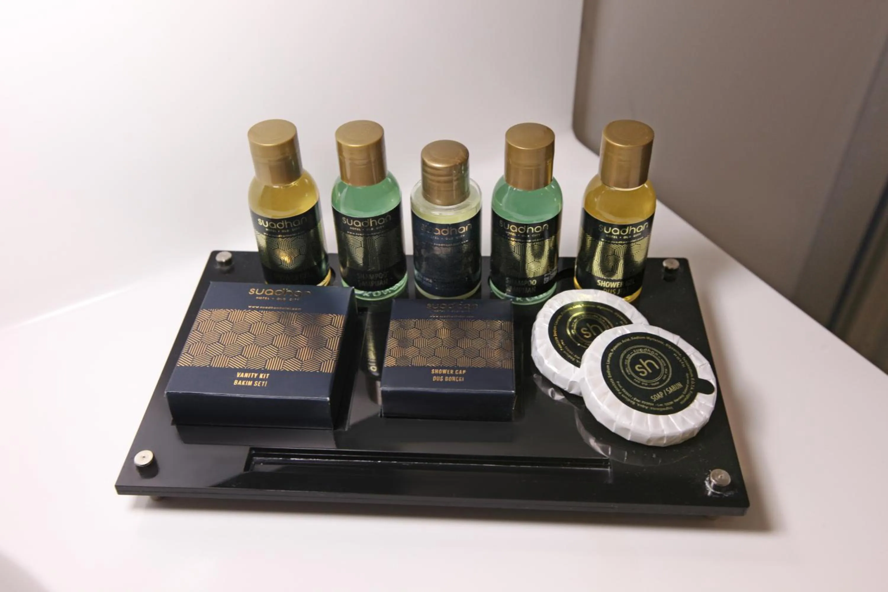 Shower in Suadhan Hotel