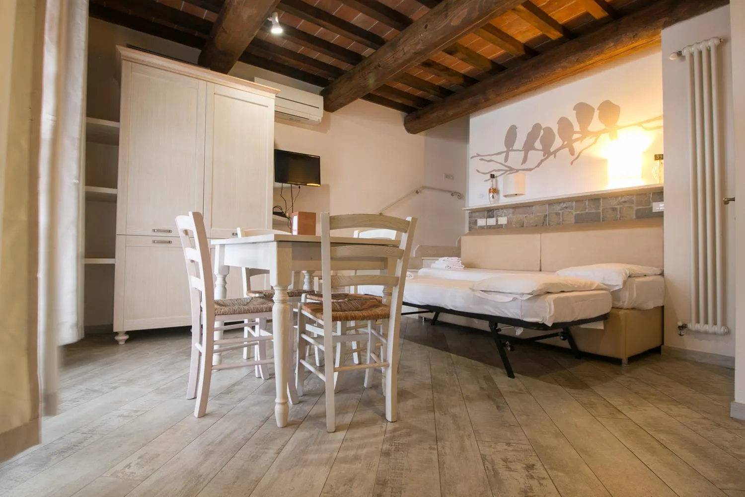 Kitchen or kitchenette, Bed in Fattoria Palazzeta - Pet & Family Friendly