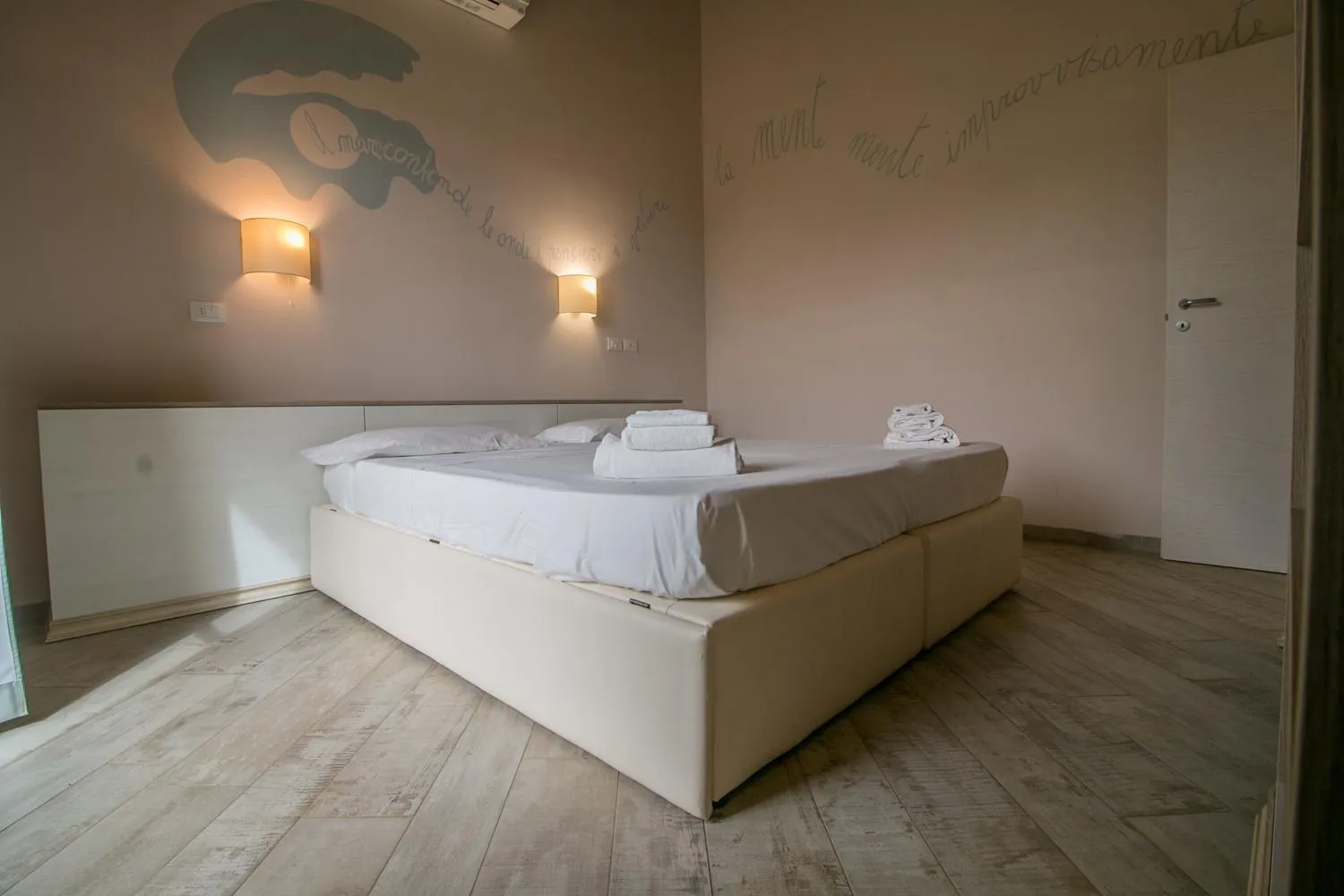 Bed in Fattoria Palazzeta - Pet & Family Friendly