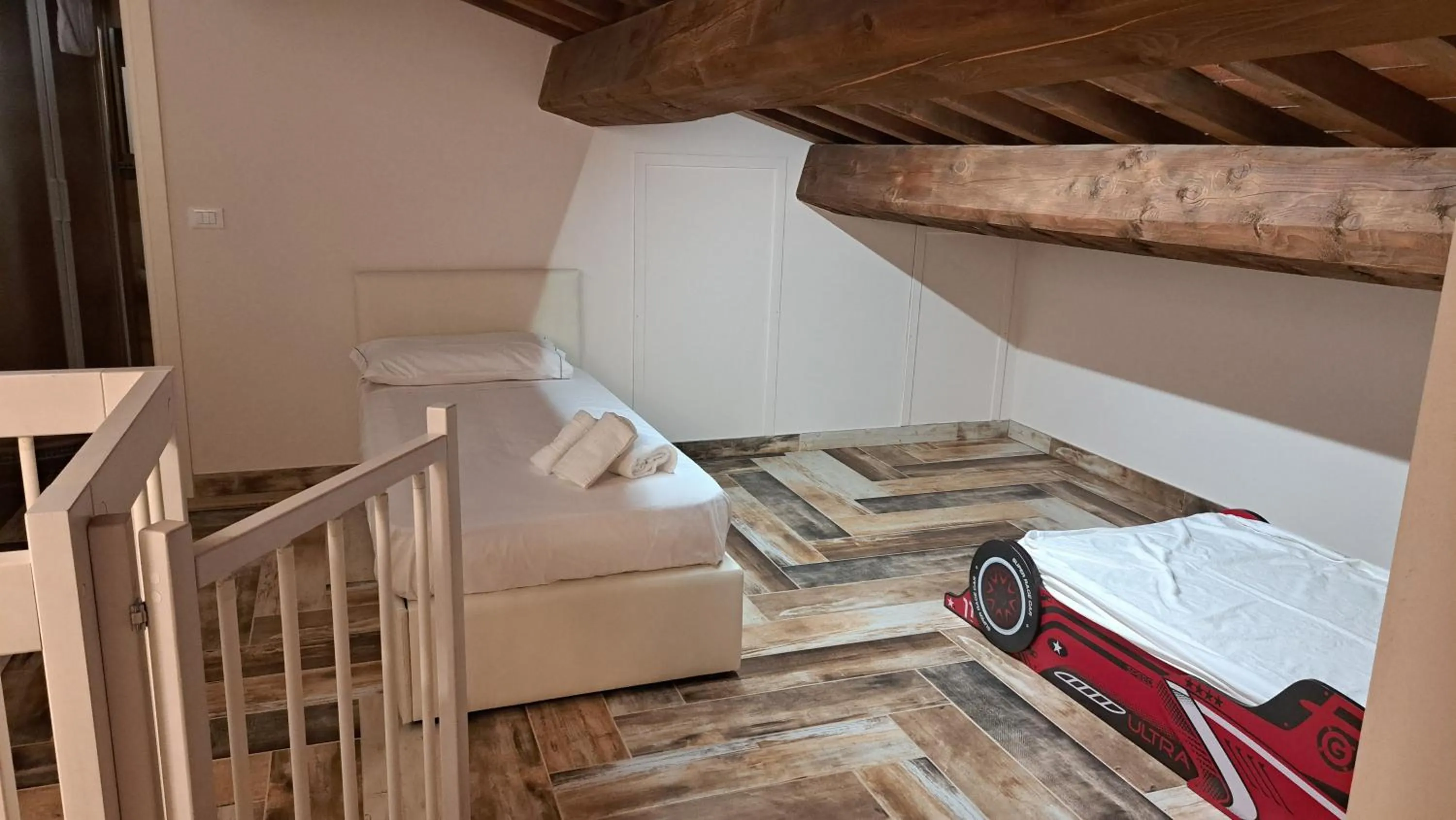 Bed in Fattoria Palazzeta - Pet & Family Friendly