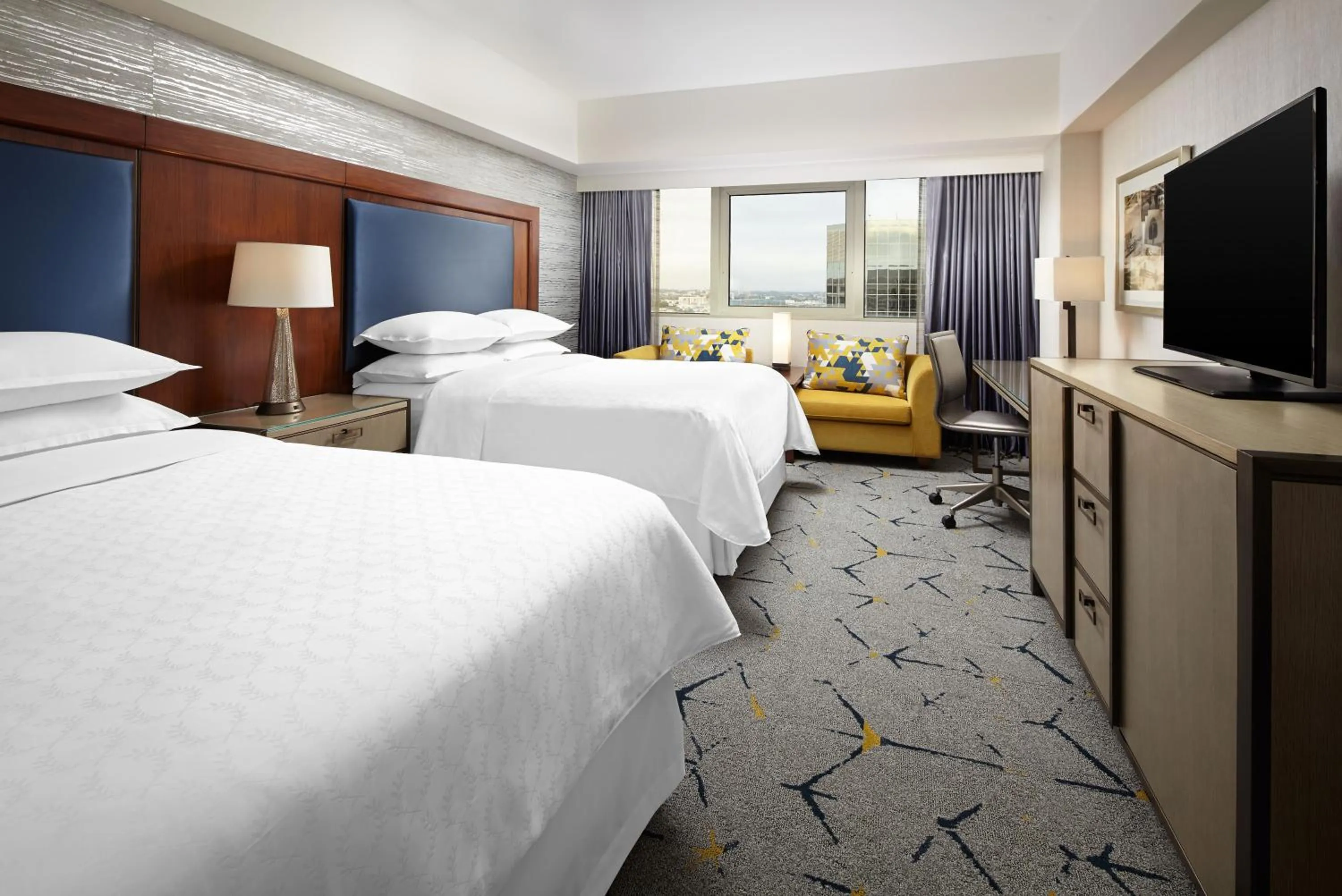 Bed in Sheraton Gateway Los Angeles Hotel