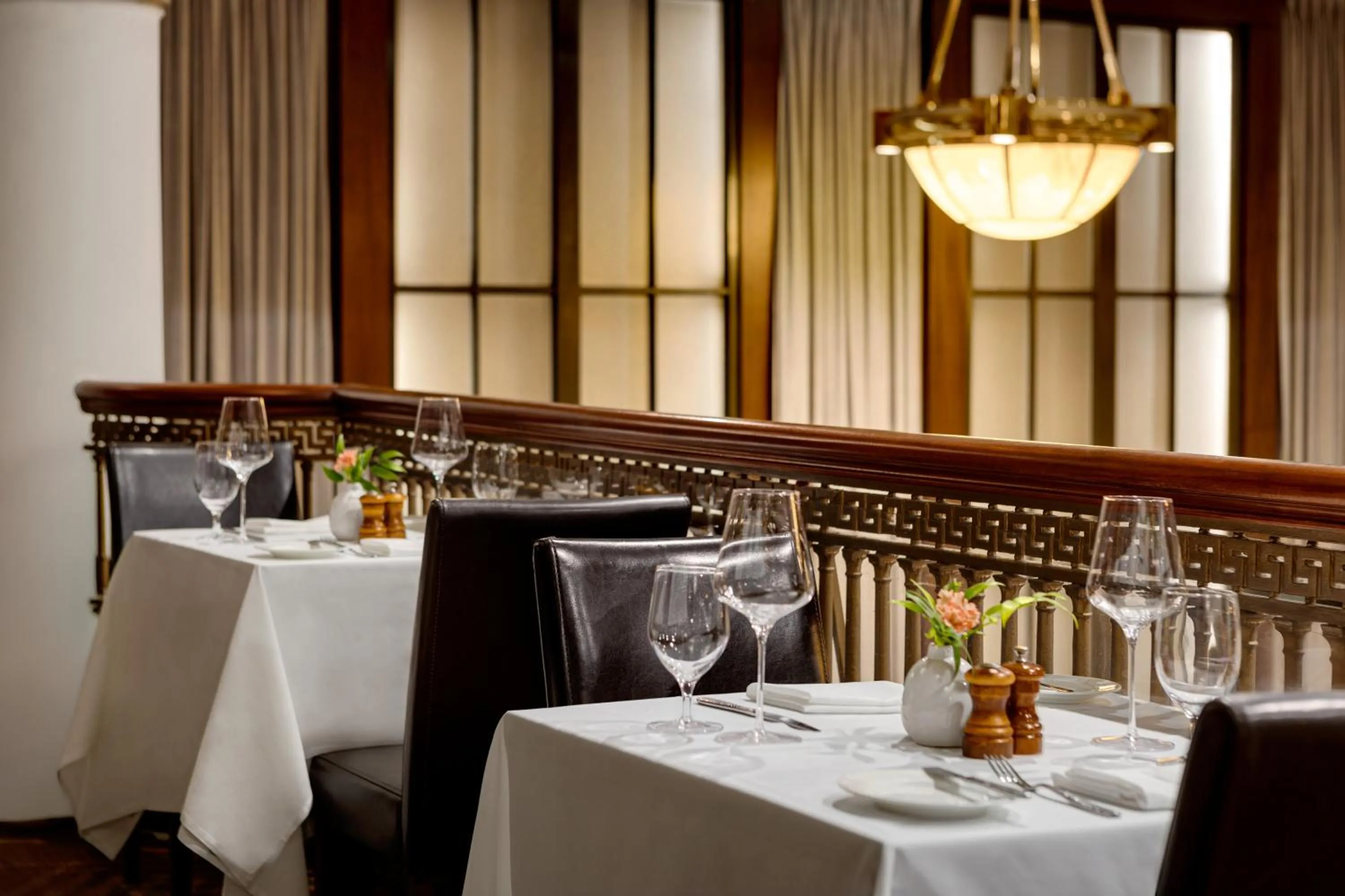 Restaurant/places to eat in The Chemists Club Hotel