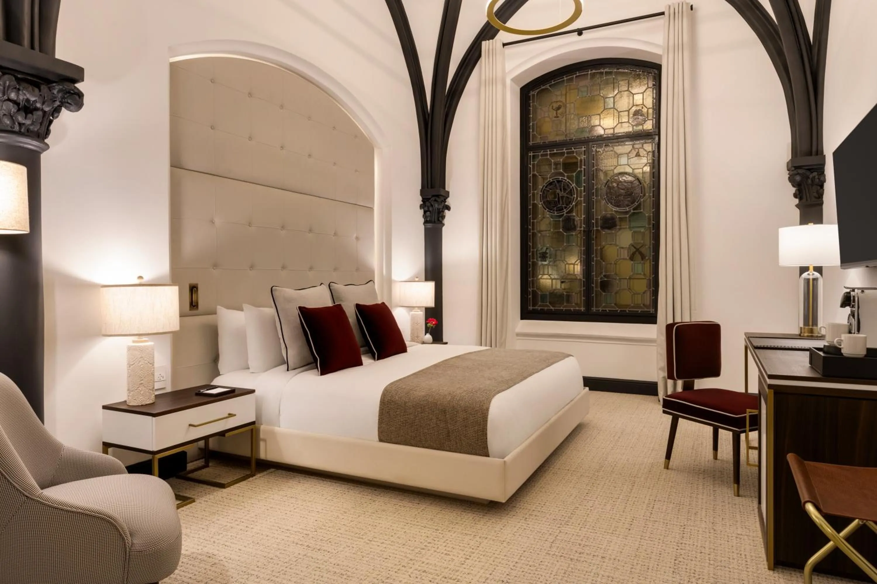 Bed in The Chemists Club Hotel