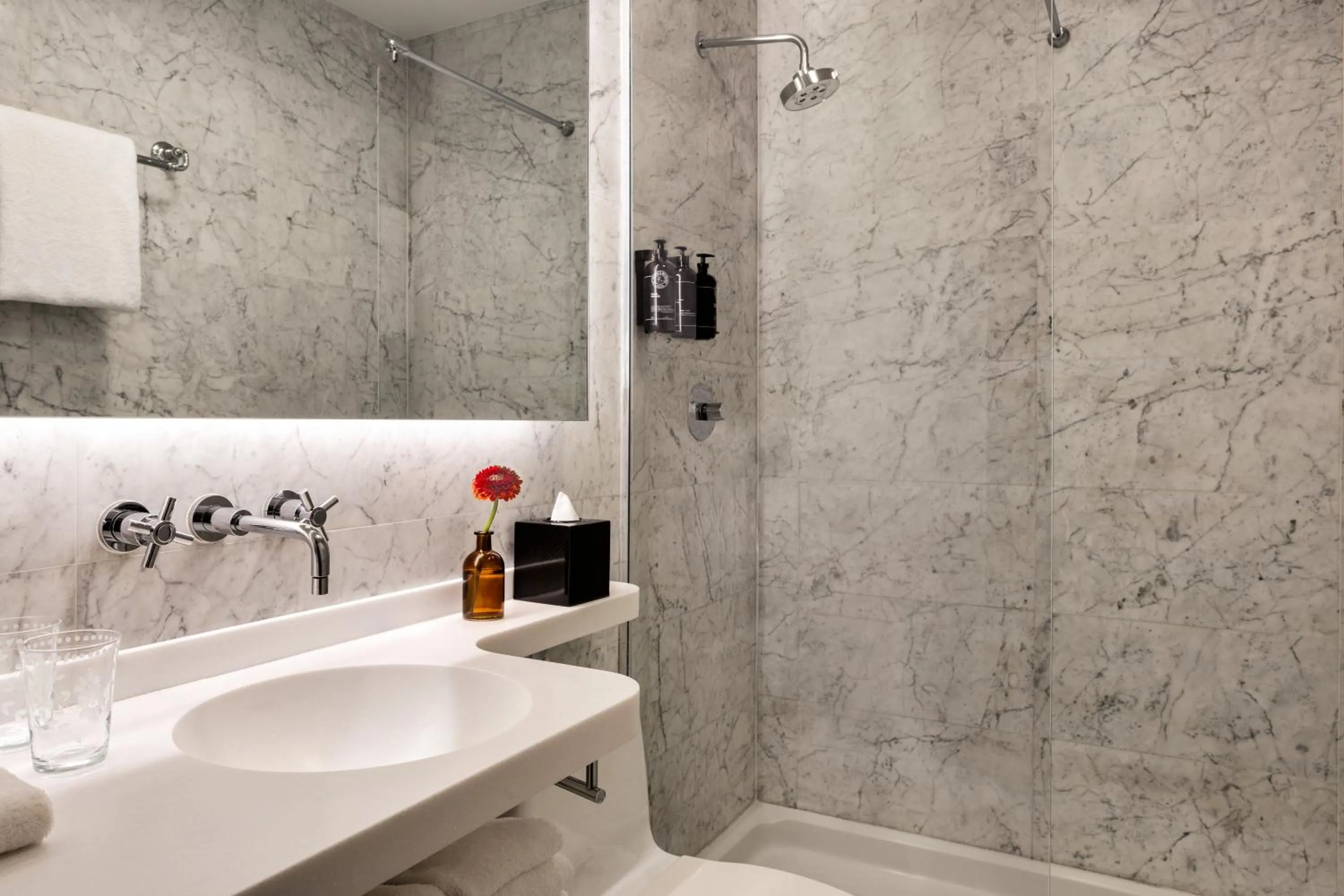 Shower in The Chemists Club Hotel