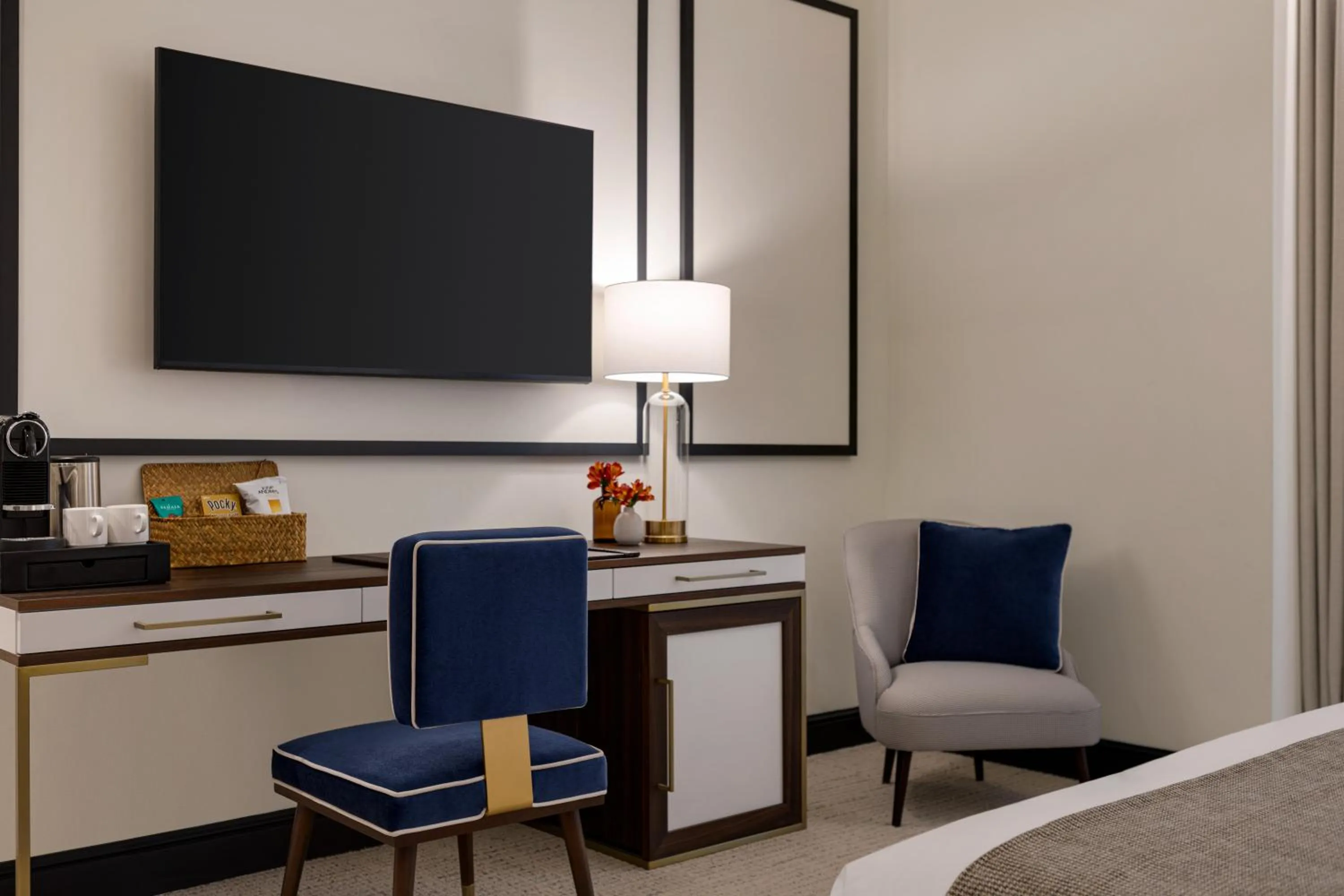 TV and multimedia in The Chemists Club Hotel