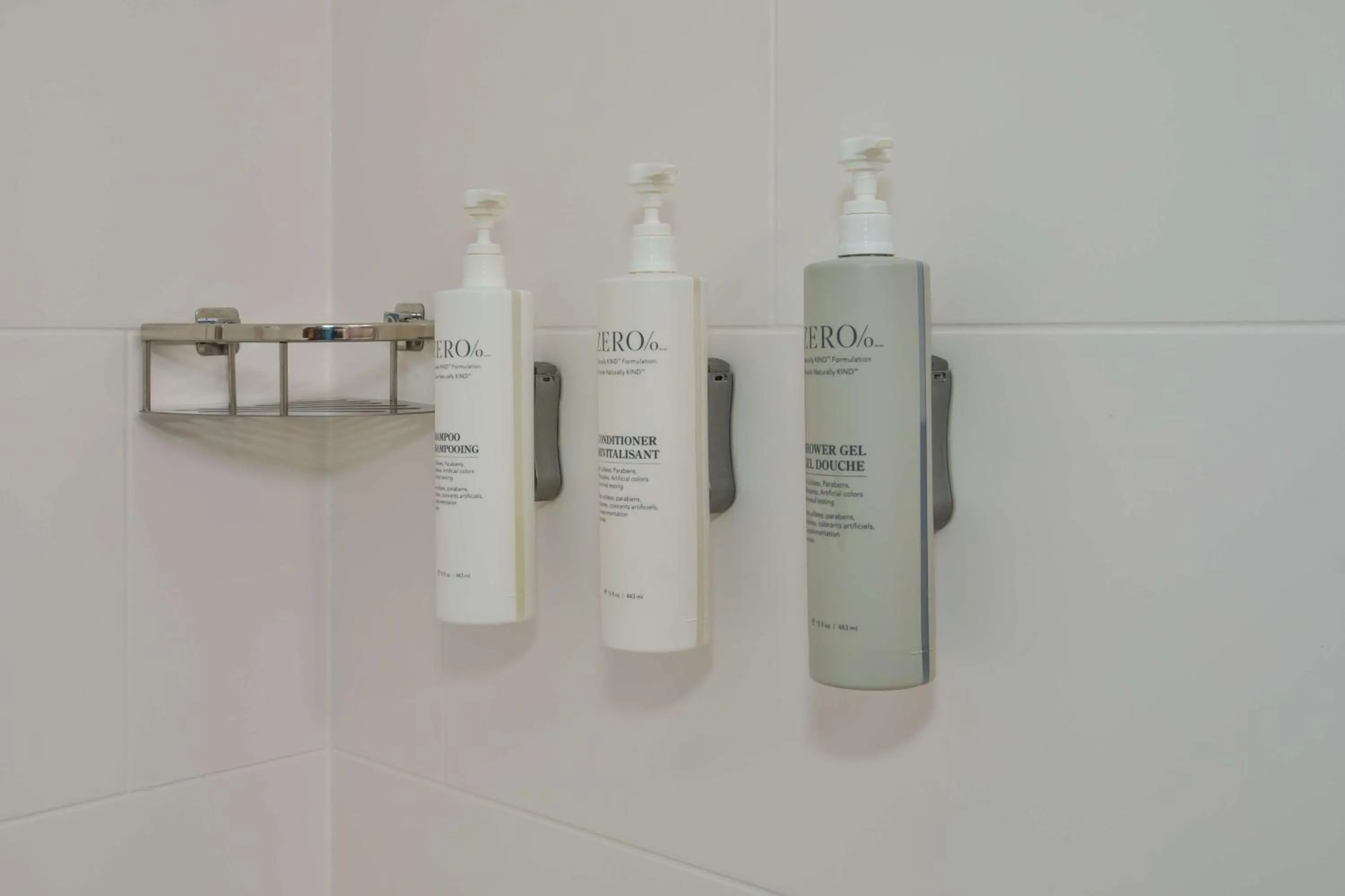 Bathroom in Hampton Inn & Suites By Hilton- Newark Airport Elizabeth