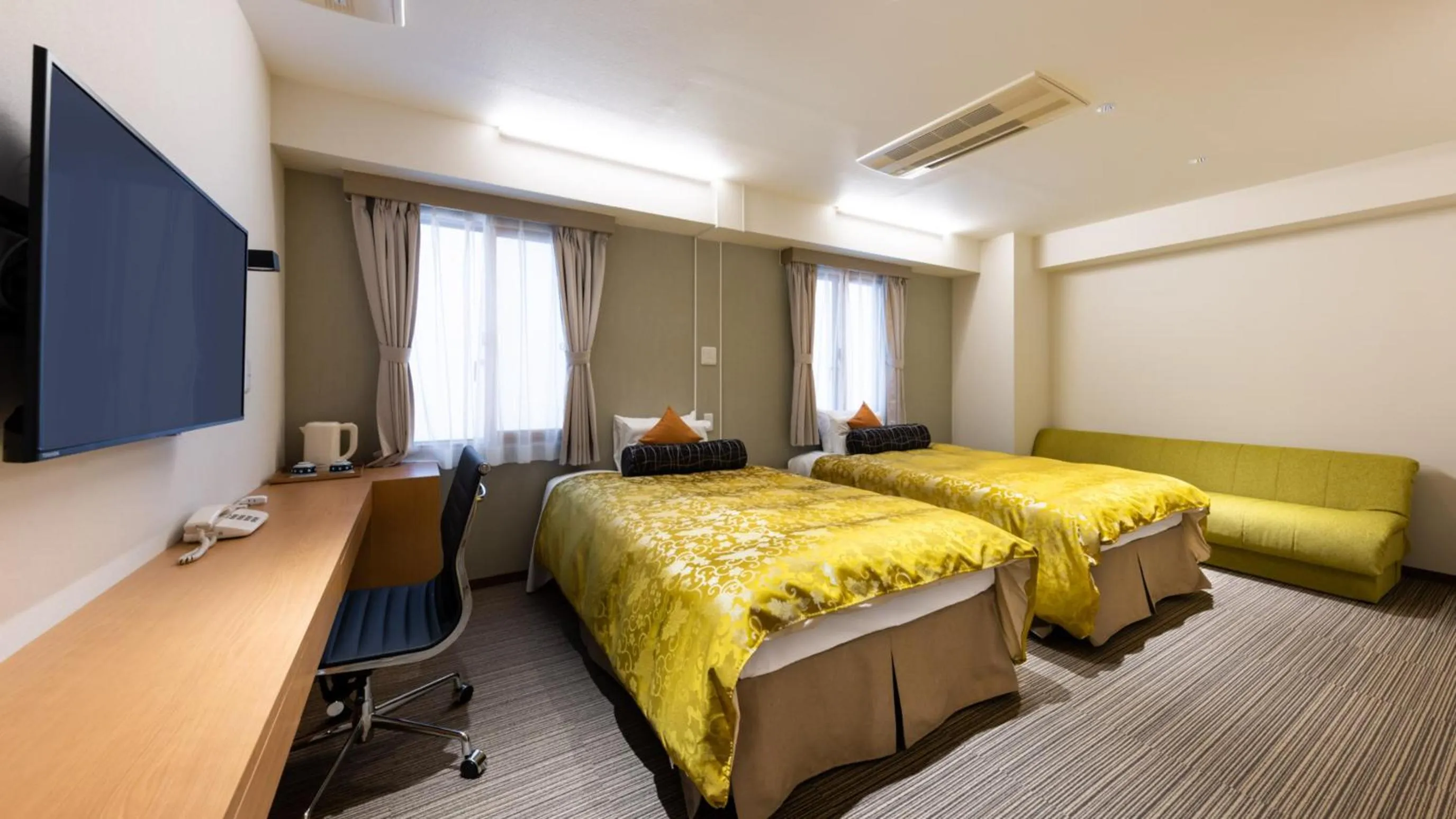 Bed in Hotel Dorf Shizuoka