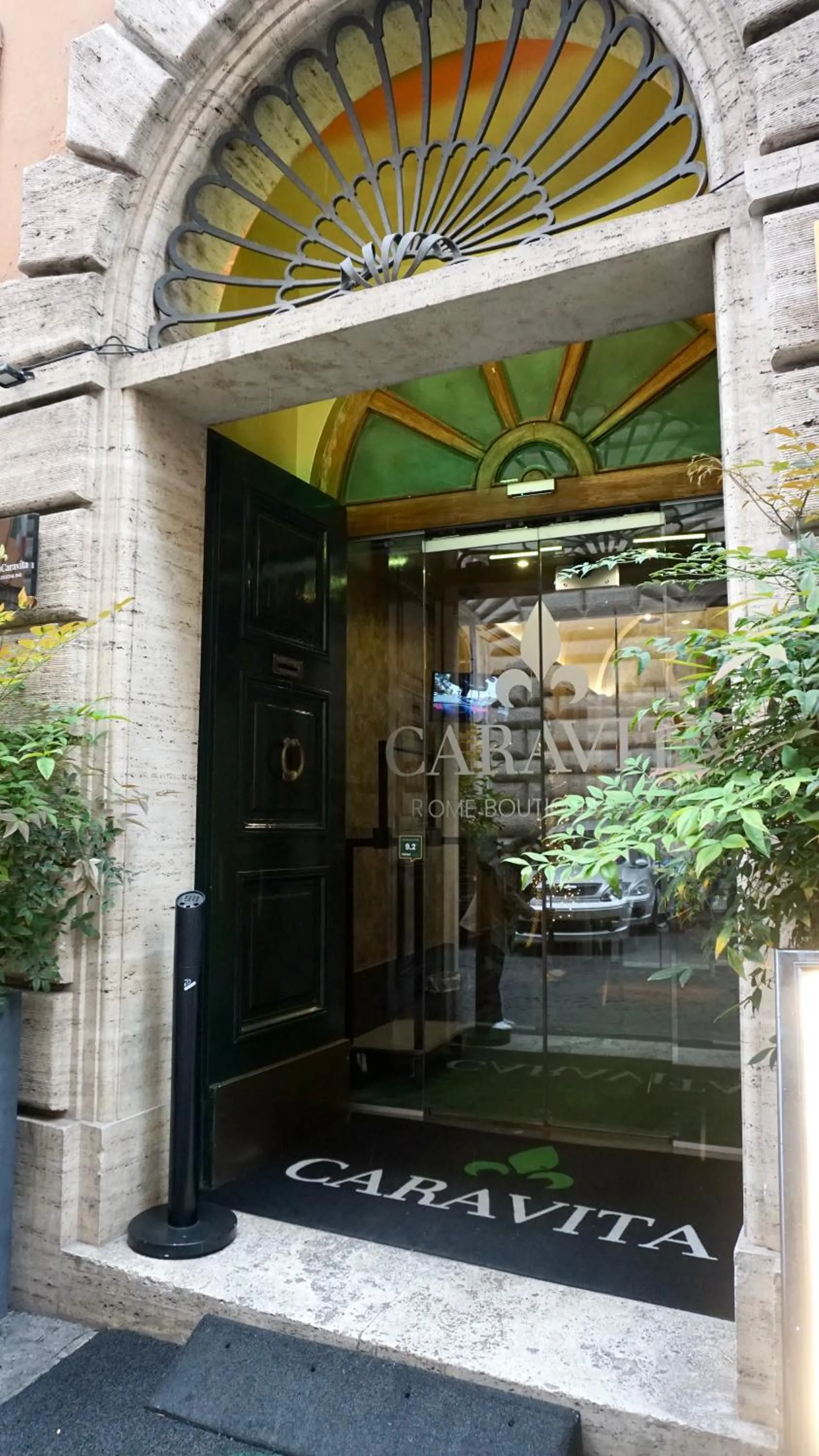 Facade/entrance in Hotel Caravita