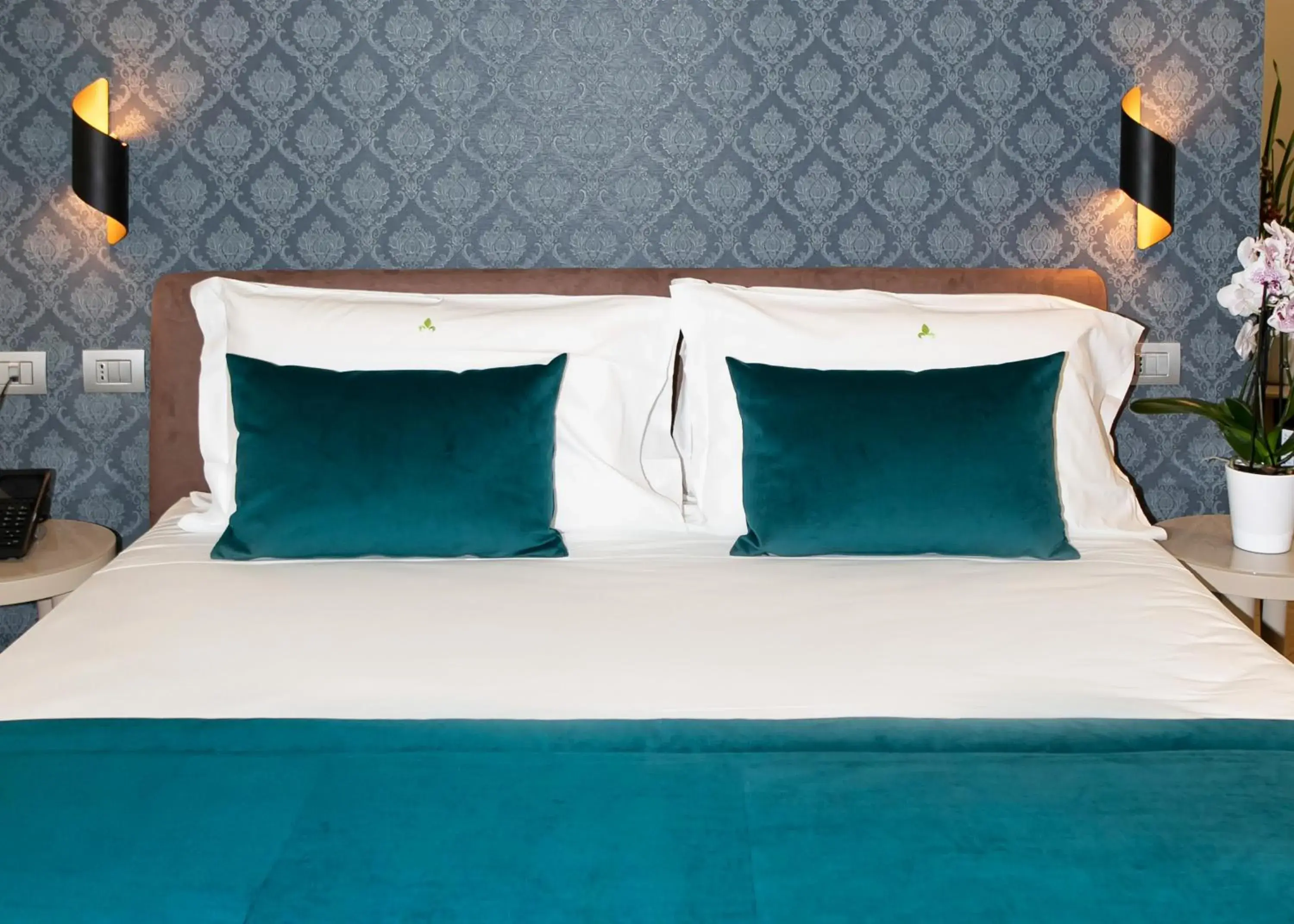 Suite with Spa Bath in Hotel Caravita Suite with Spa Bath in Hotel Caravita