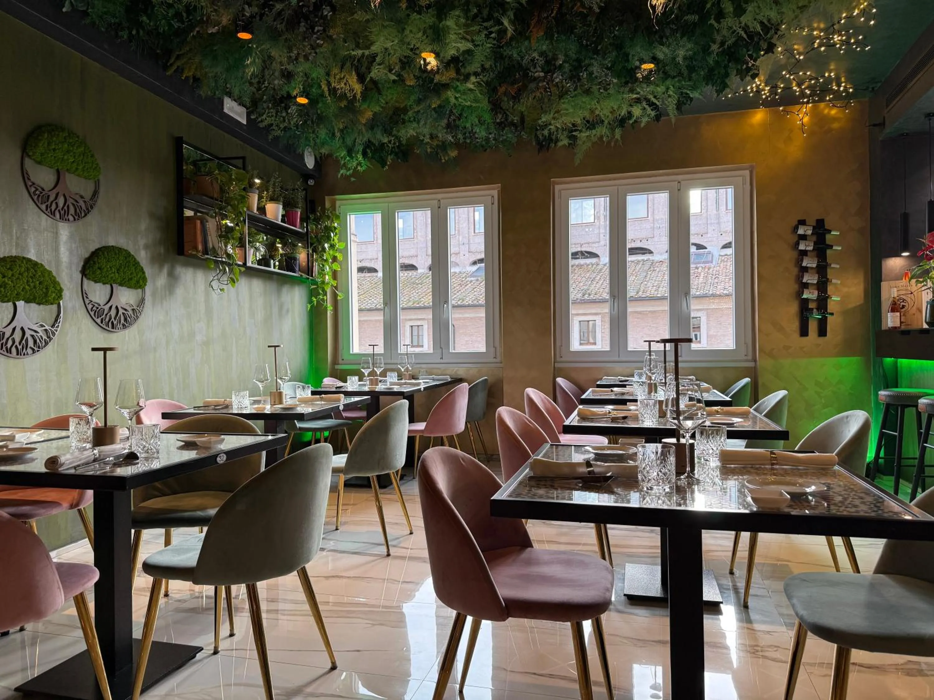 Restaurant/places to eat in Hotel Caravita