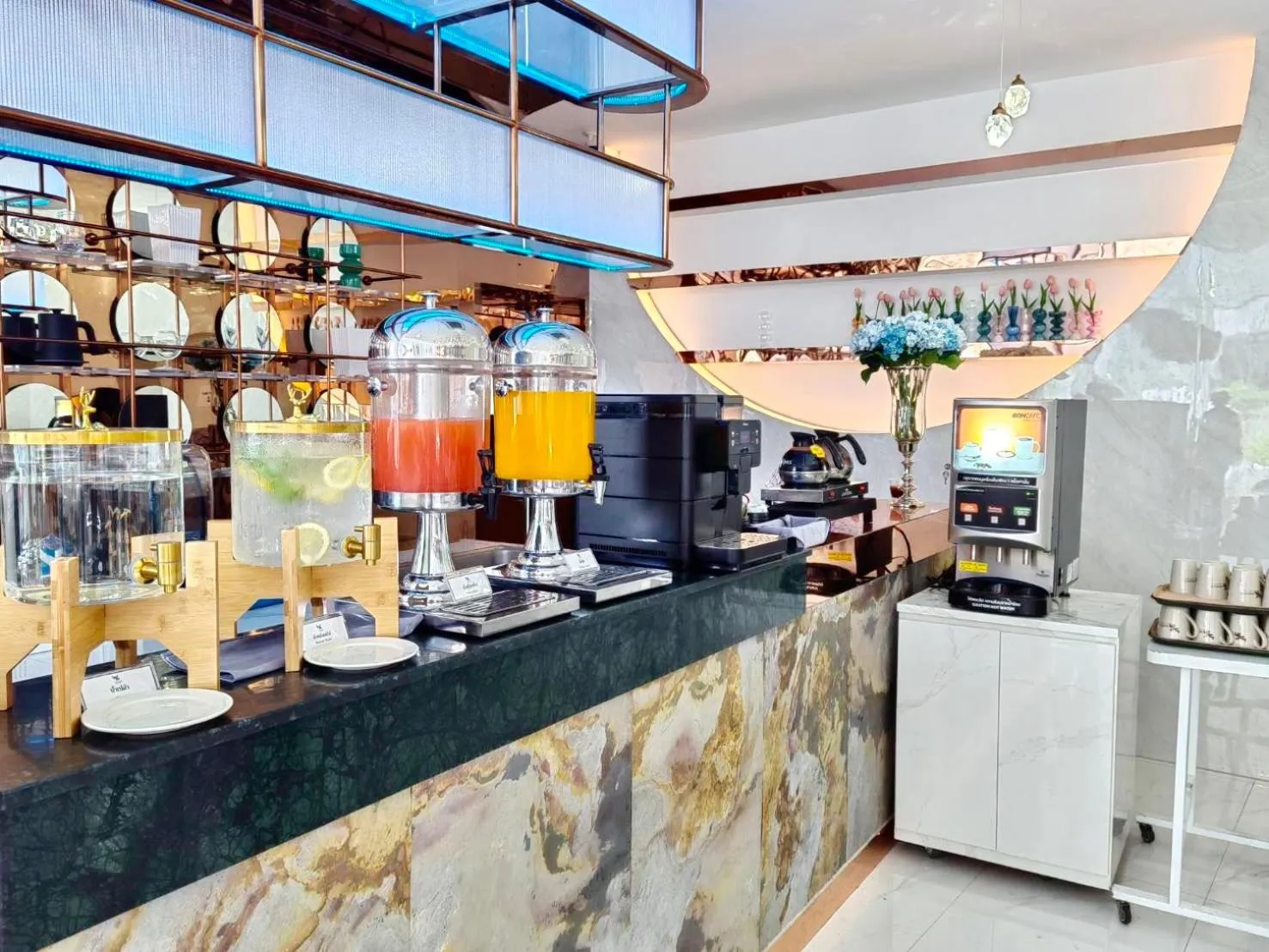 Breakfast in Moose Hotel Chiangmai