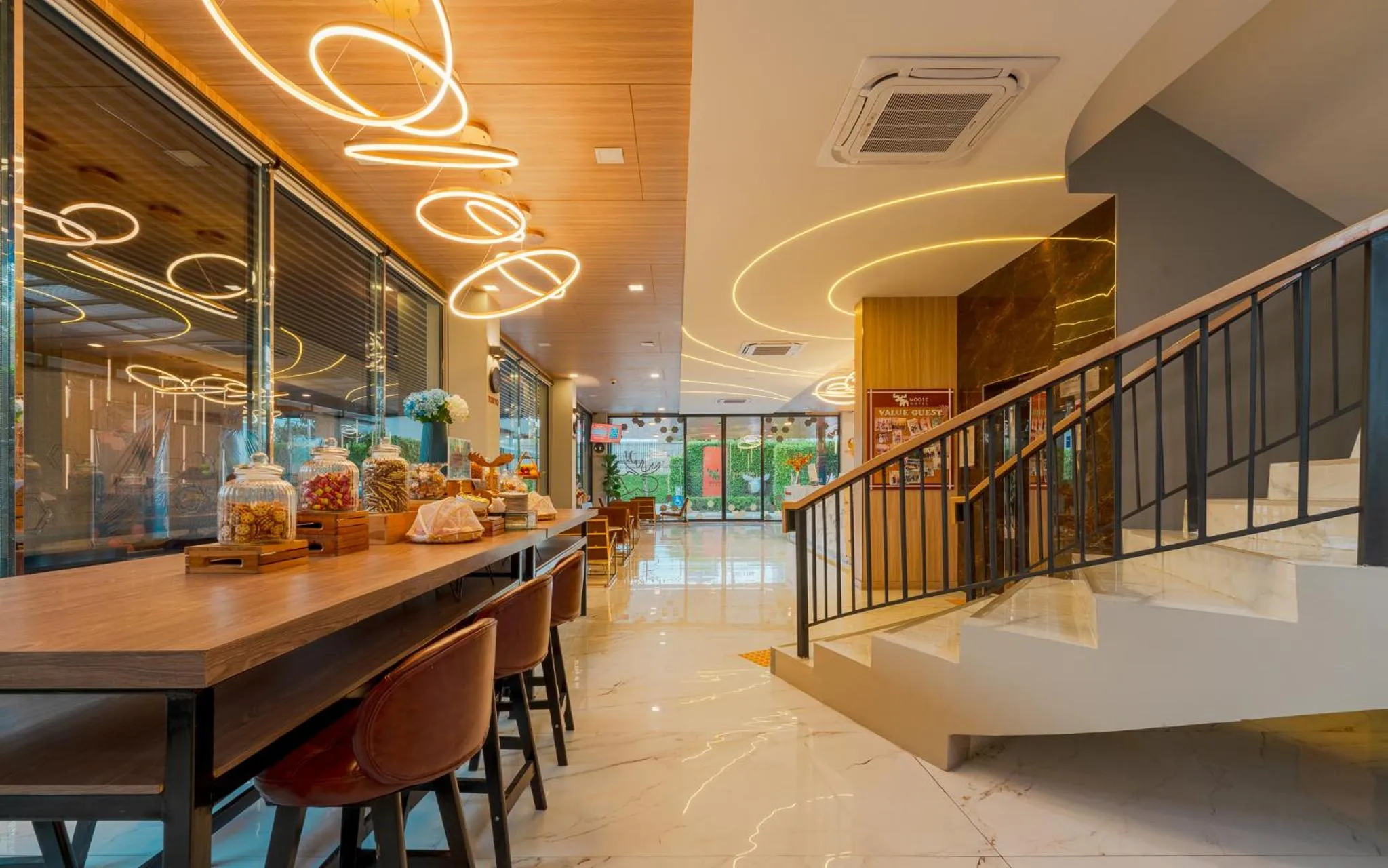 Food and drinks in Moose Hotel Chiangmai