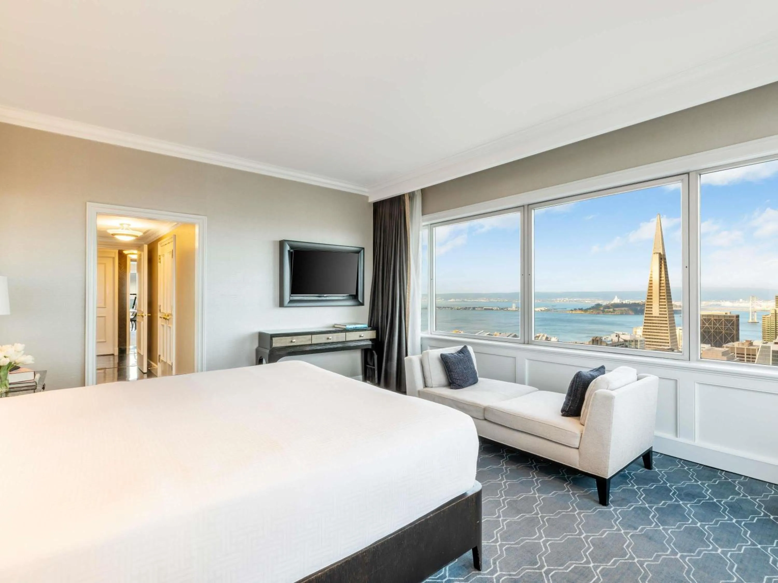 Bedroom, Bed in Fairmont San Francisco