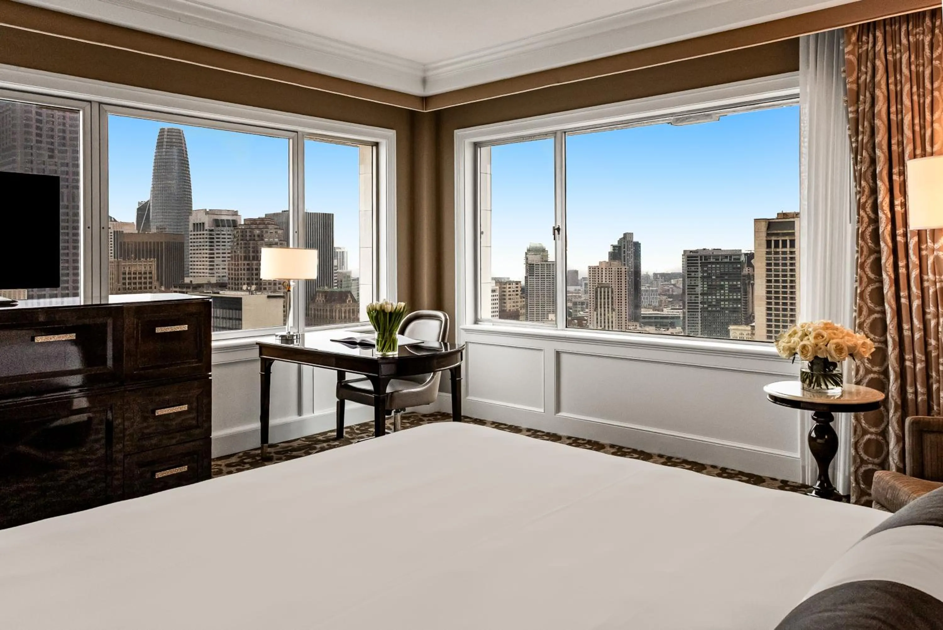 Bed in Fairmont San Francisco