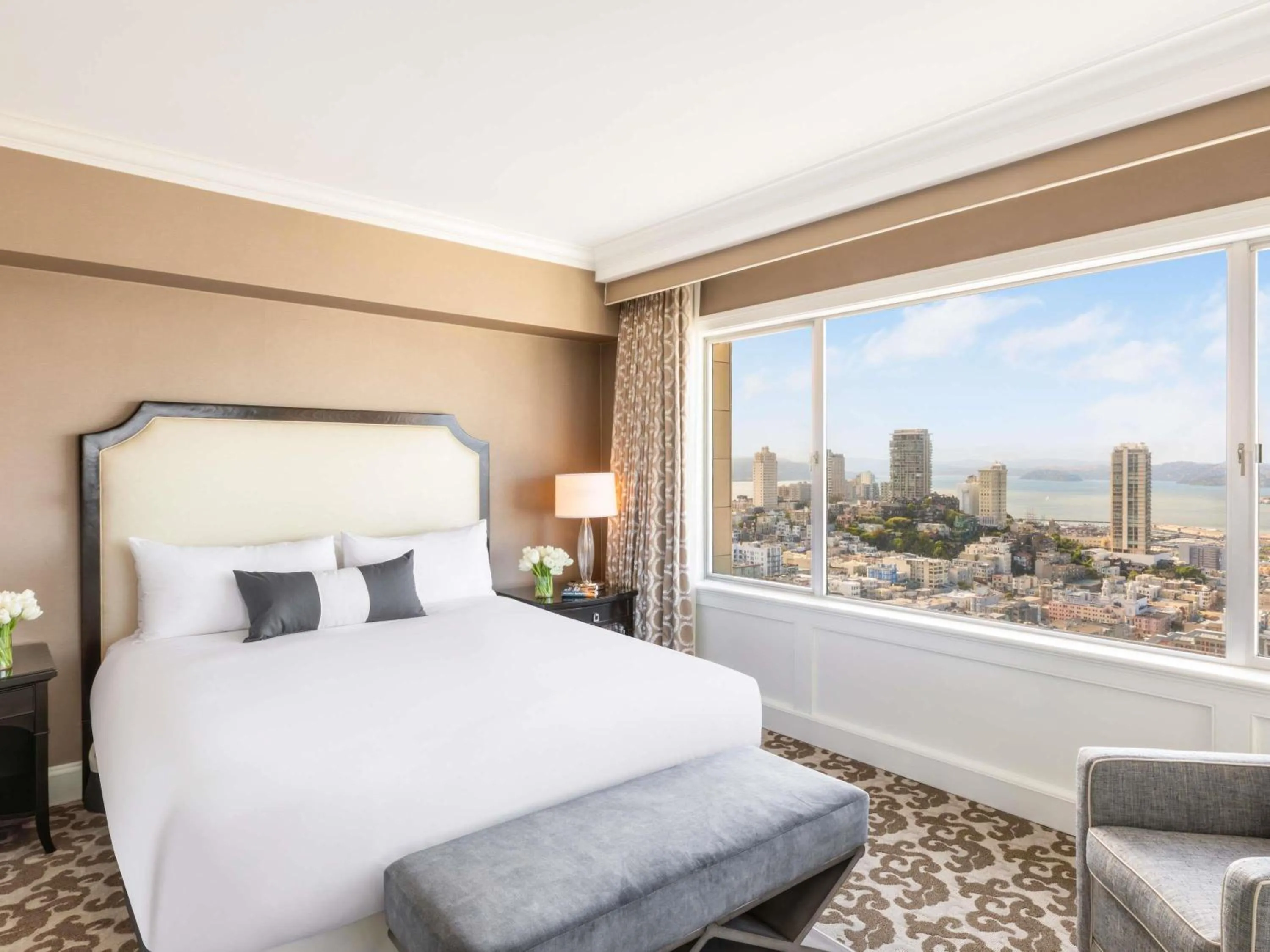 Bedroom, Bed in Fairmont San Francisco