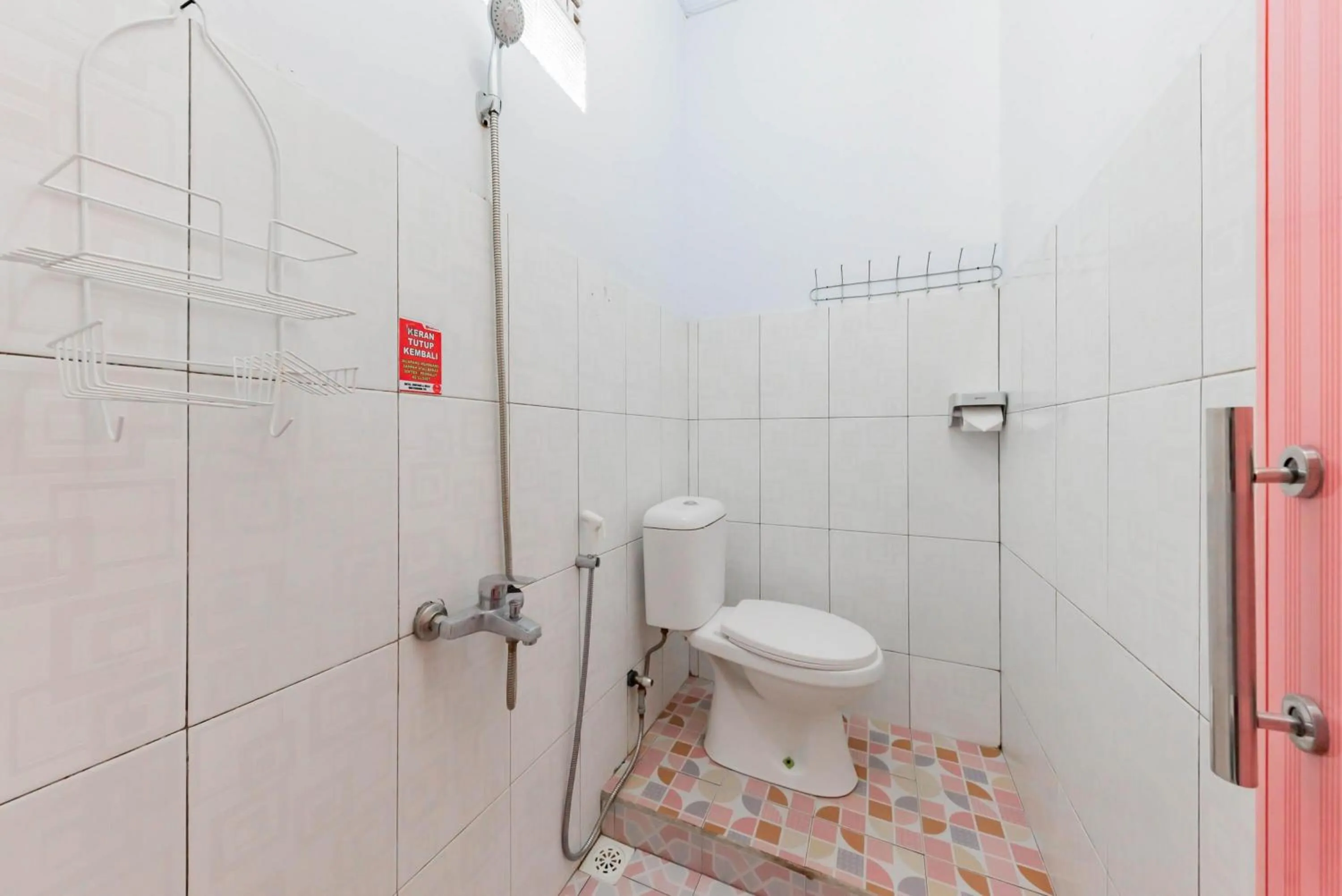 Bathroom in RedDoorz Resort Syariah @ Jaya Tirta Abadi