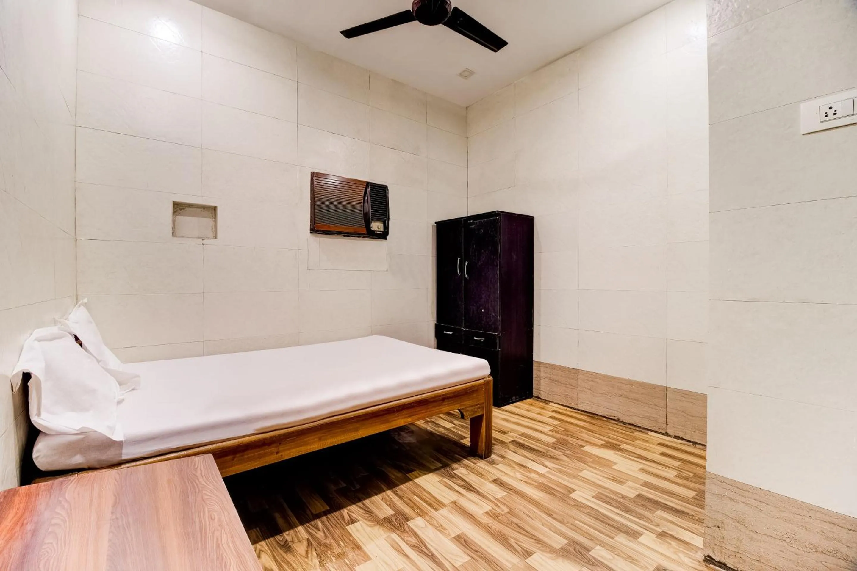 Bedroom in Hotel O Sargam Lodging And Boarding