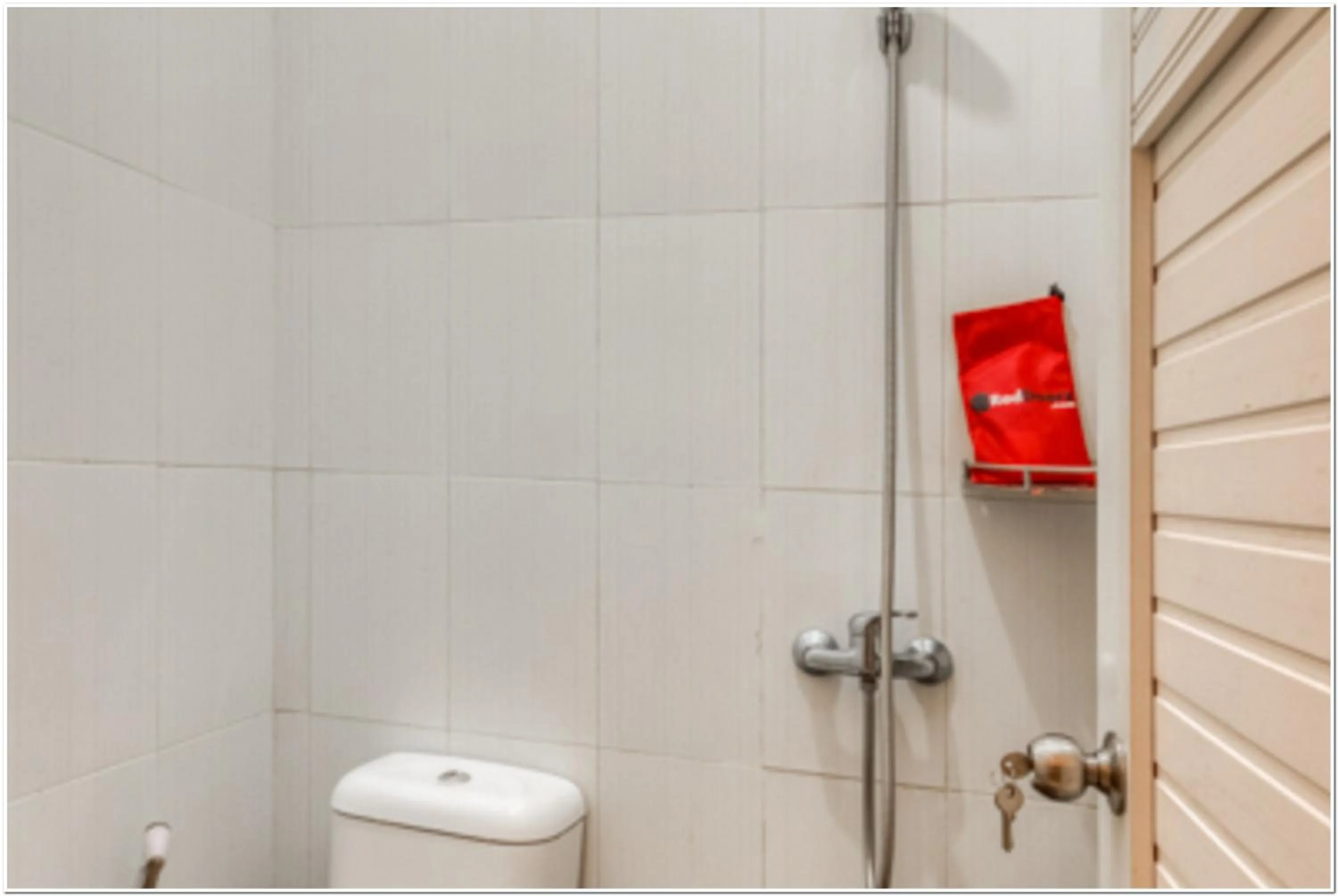 Bathroom in RedDoorz near Ramai Mall Malioboro