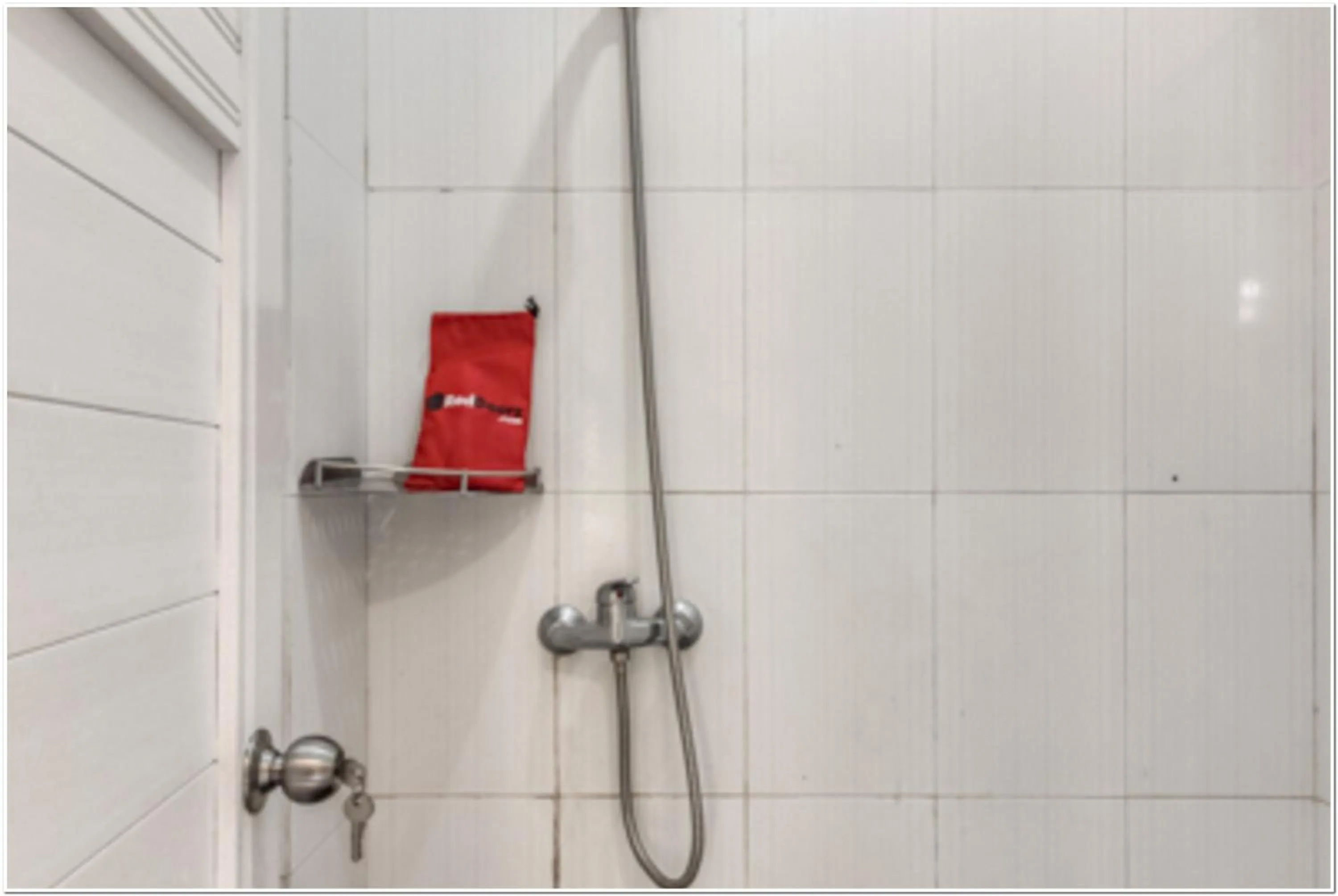 Bathroom in RedDoorz near Ramai Mall Malioboro