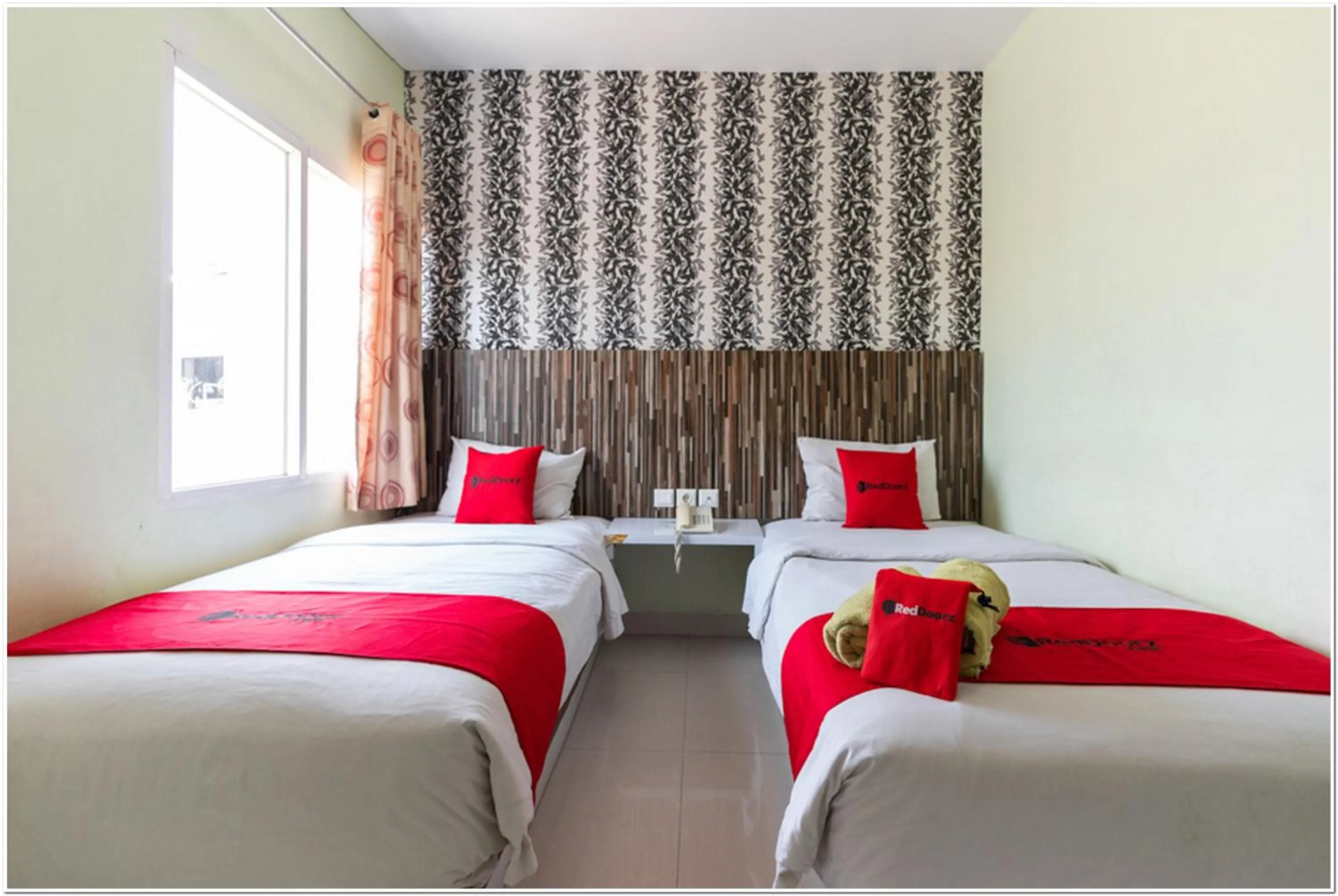 Bedroom, Bed in RedDoorz Plus at Hertasning Area Makassar