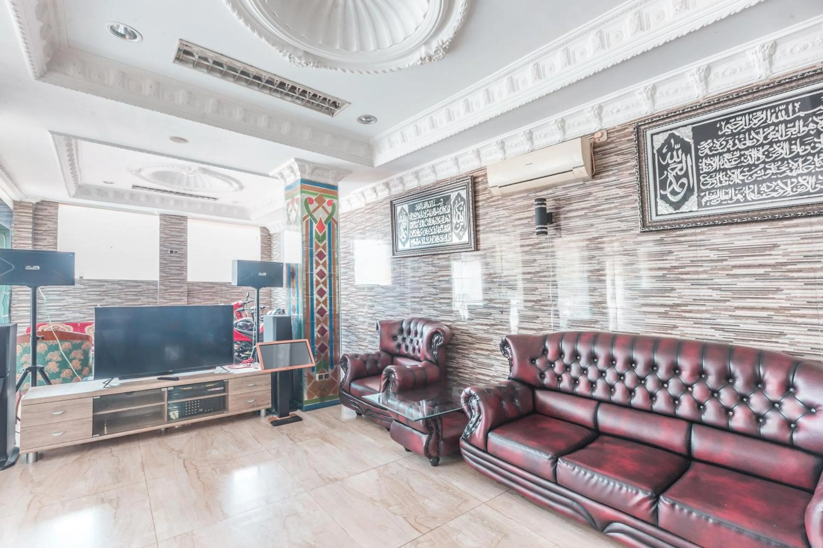 Lobby or reception in SUPER OYO 1640 Fallinda Hotel