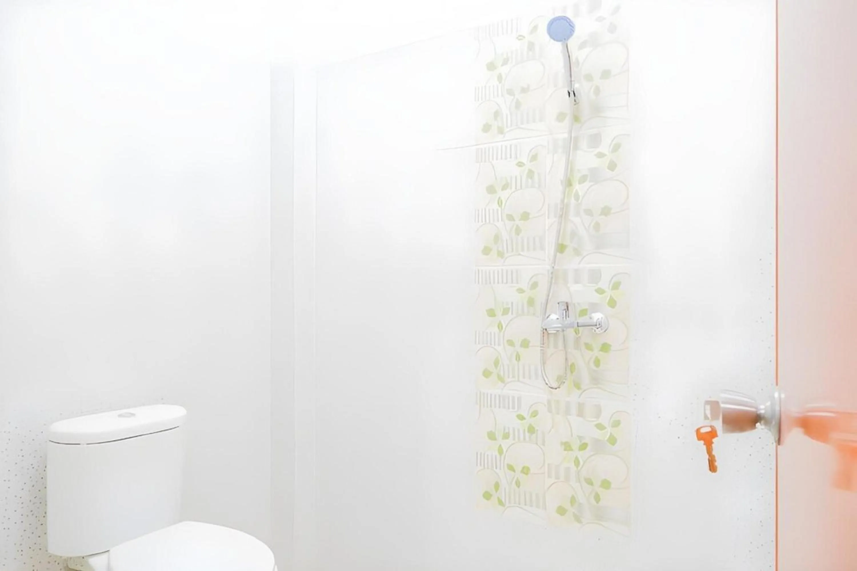 Bathroom in Hotel O Axl Residence