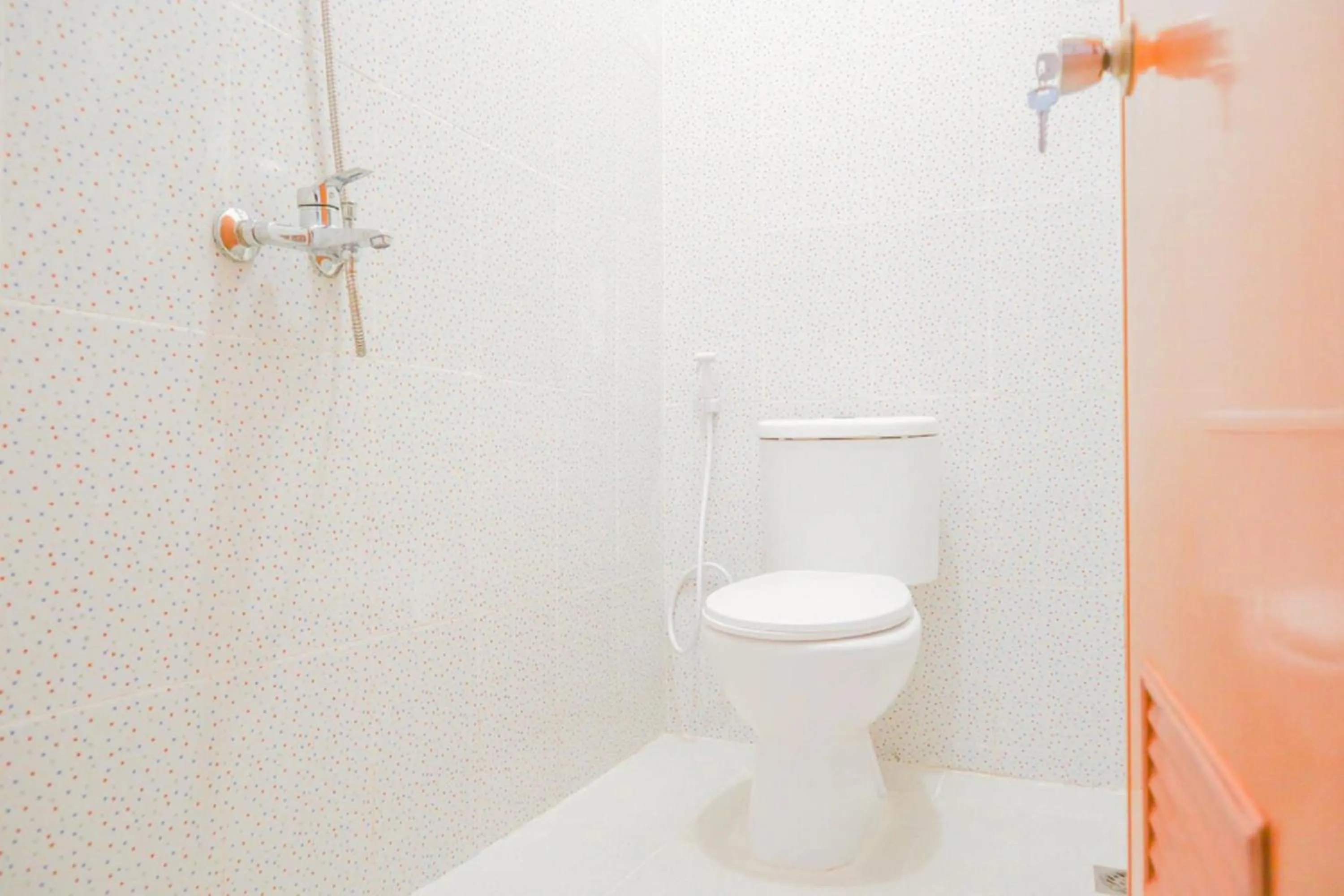 Bathroom in Hotel O Axl Residence