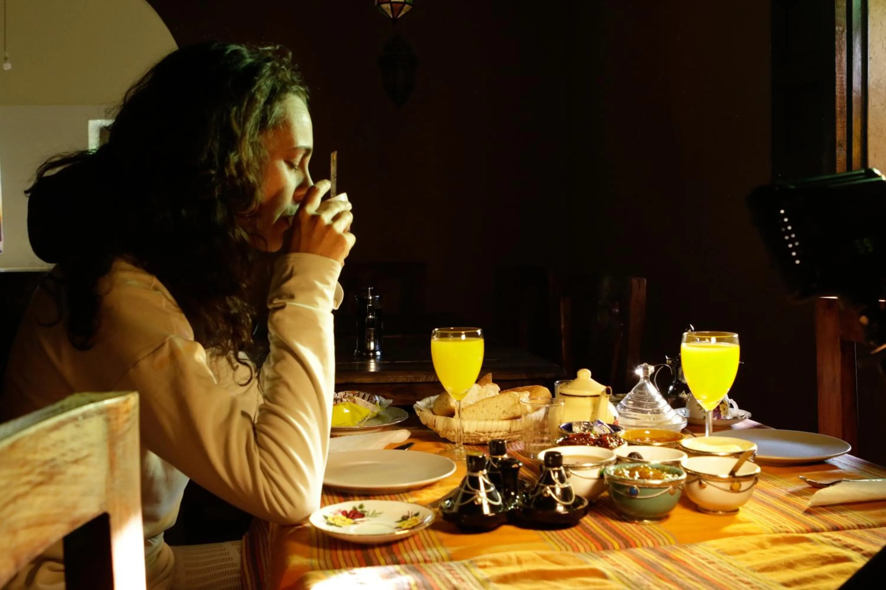 Restaurant/places to eat in Riad Caravasar