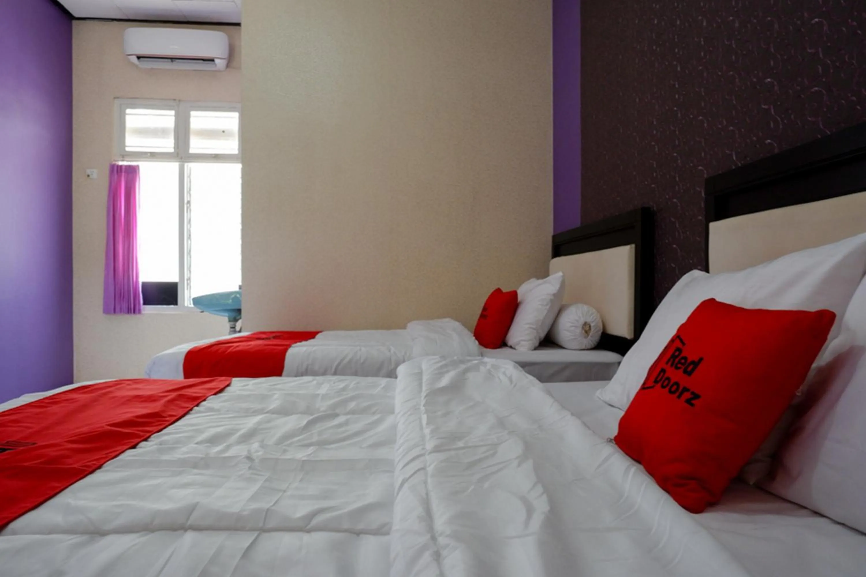 Bedroom, Bed in RedDoorz near Stasiun Kebumen
