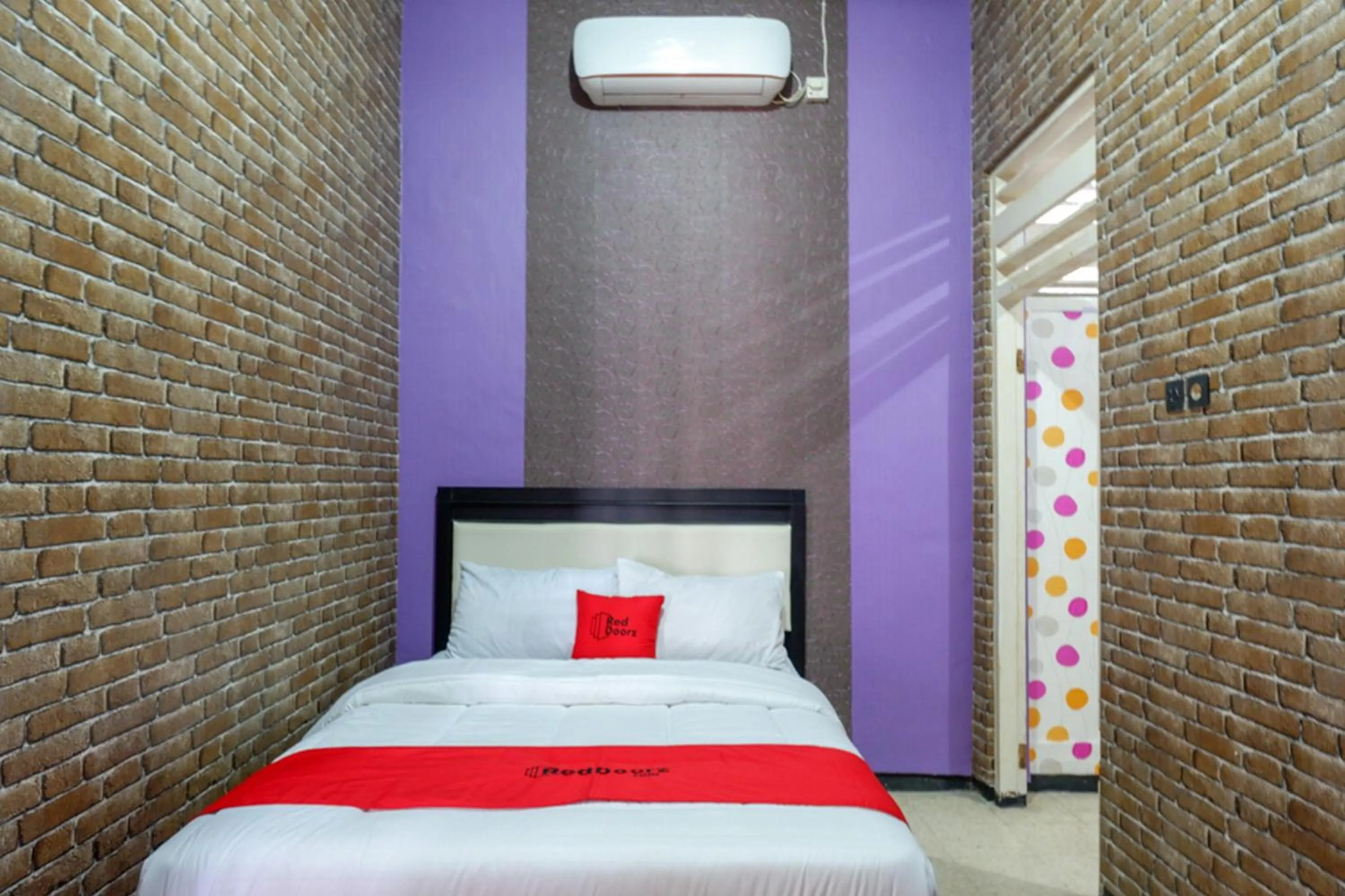 Bed in RedDoorz near Stasiun Kebumen