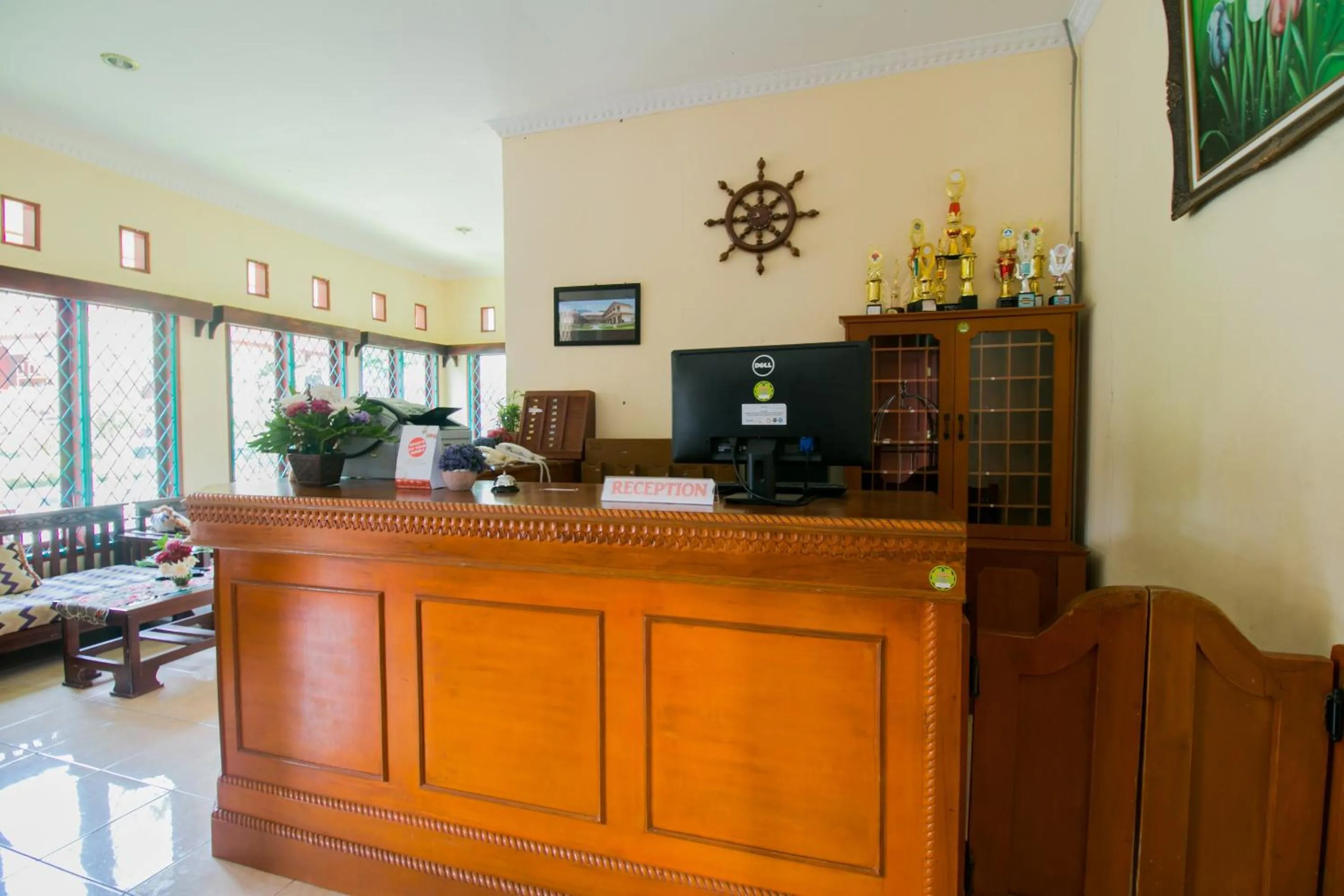 Lobby or reception in Hotel O Edotel Smkn 1 Pacet Syariah