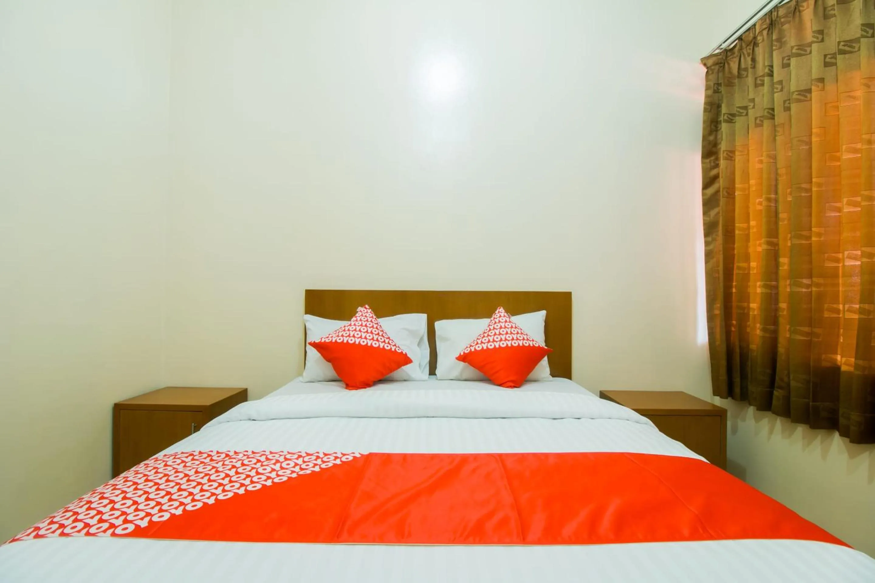 Bedroom, Bed in Hotel O Edotel Smkn 1 Pacet Syariah