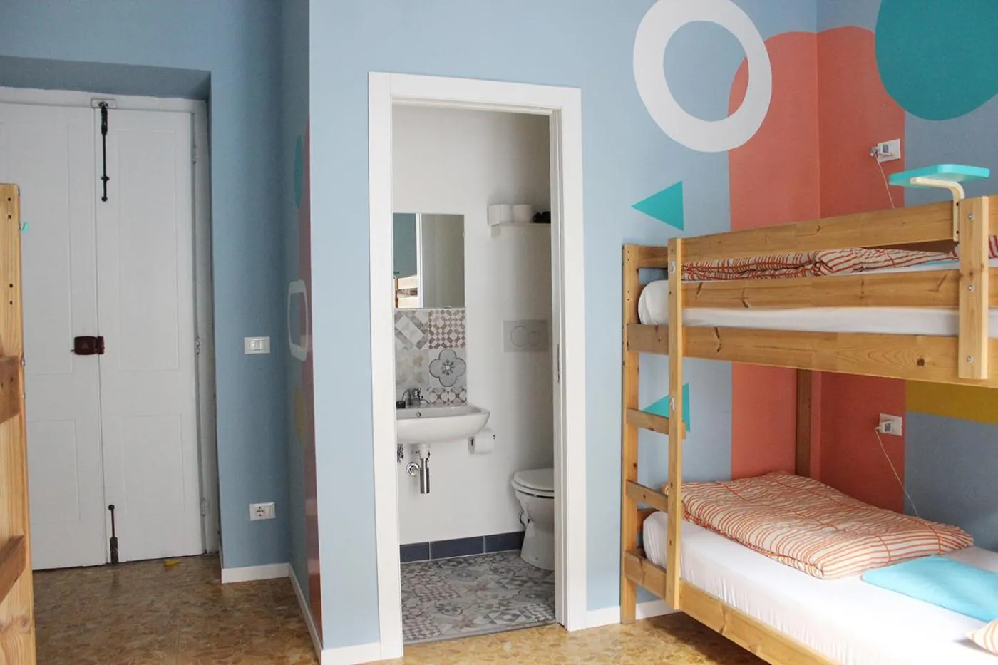 Bathroom, Bed in Bamboo Eco Hostel