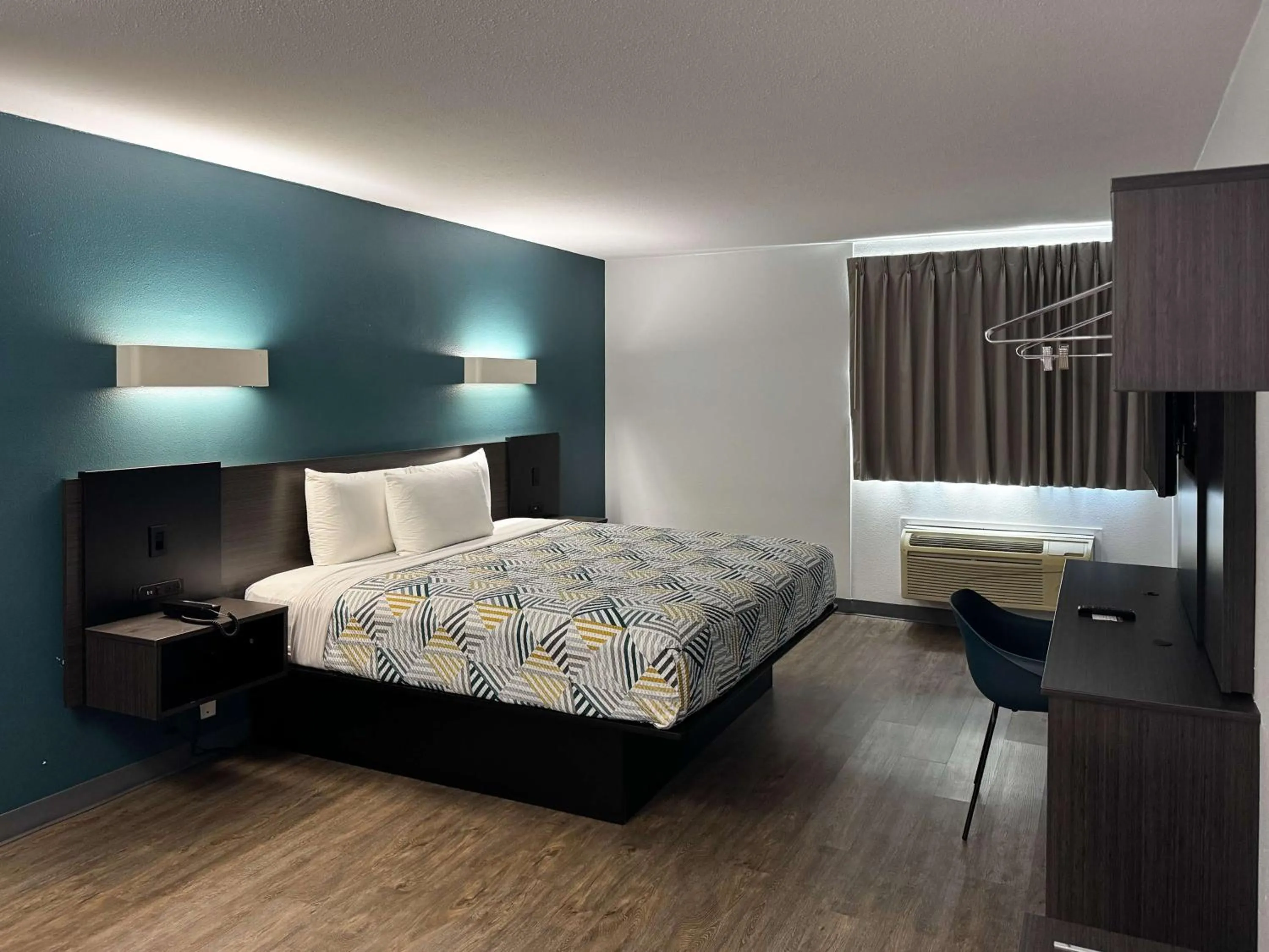 Bedroom, Bed in Motel 6-Carson, CA