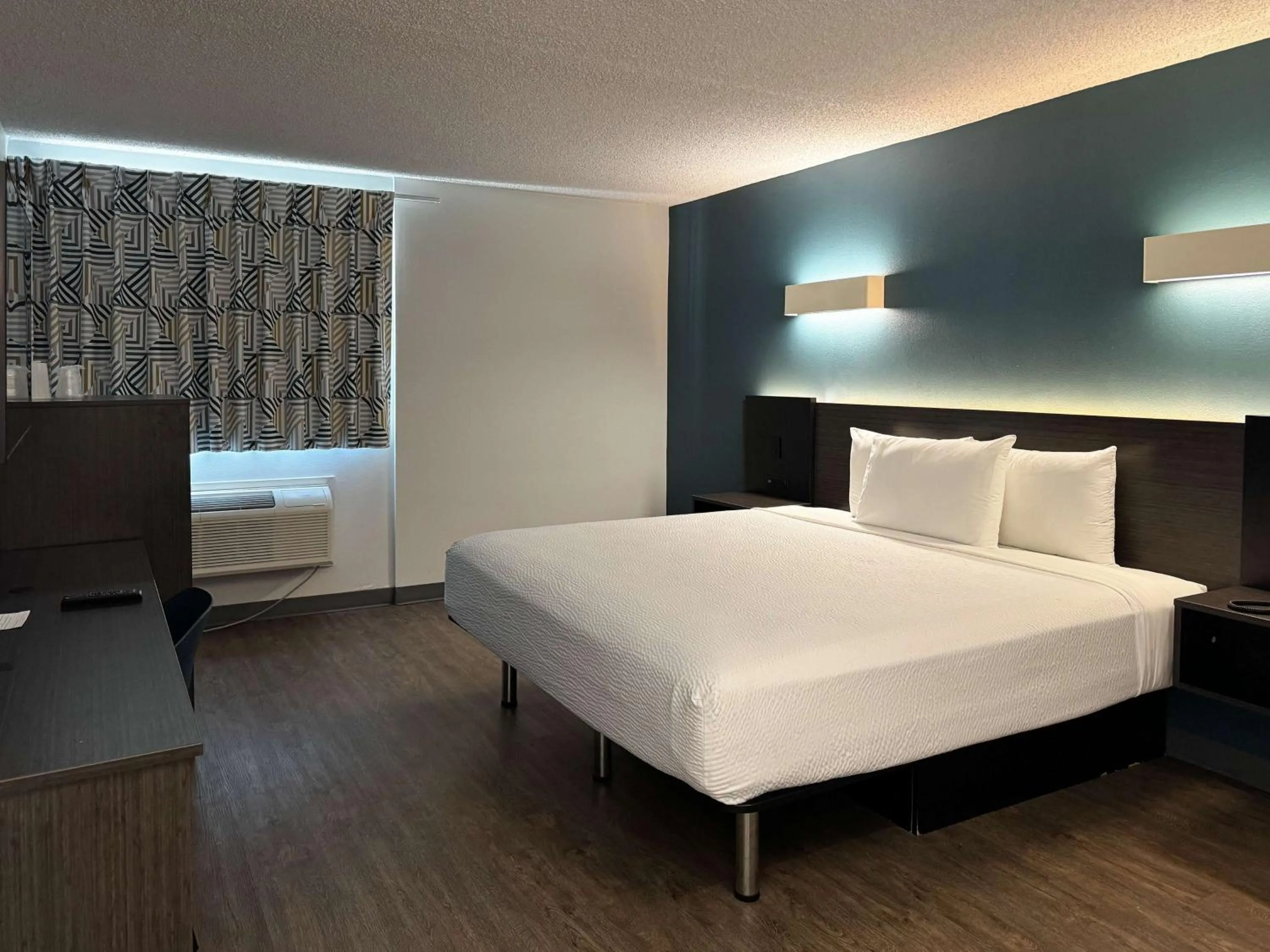 Bedroom, Bed in Motel 6-Carson, CA