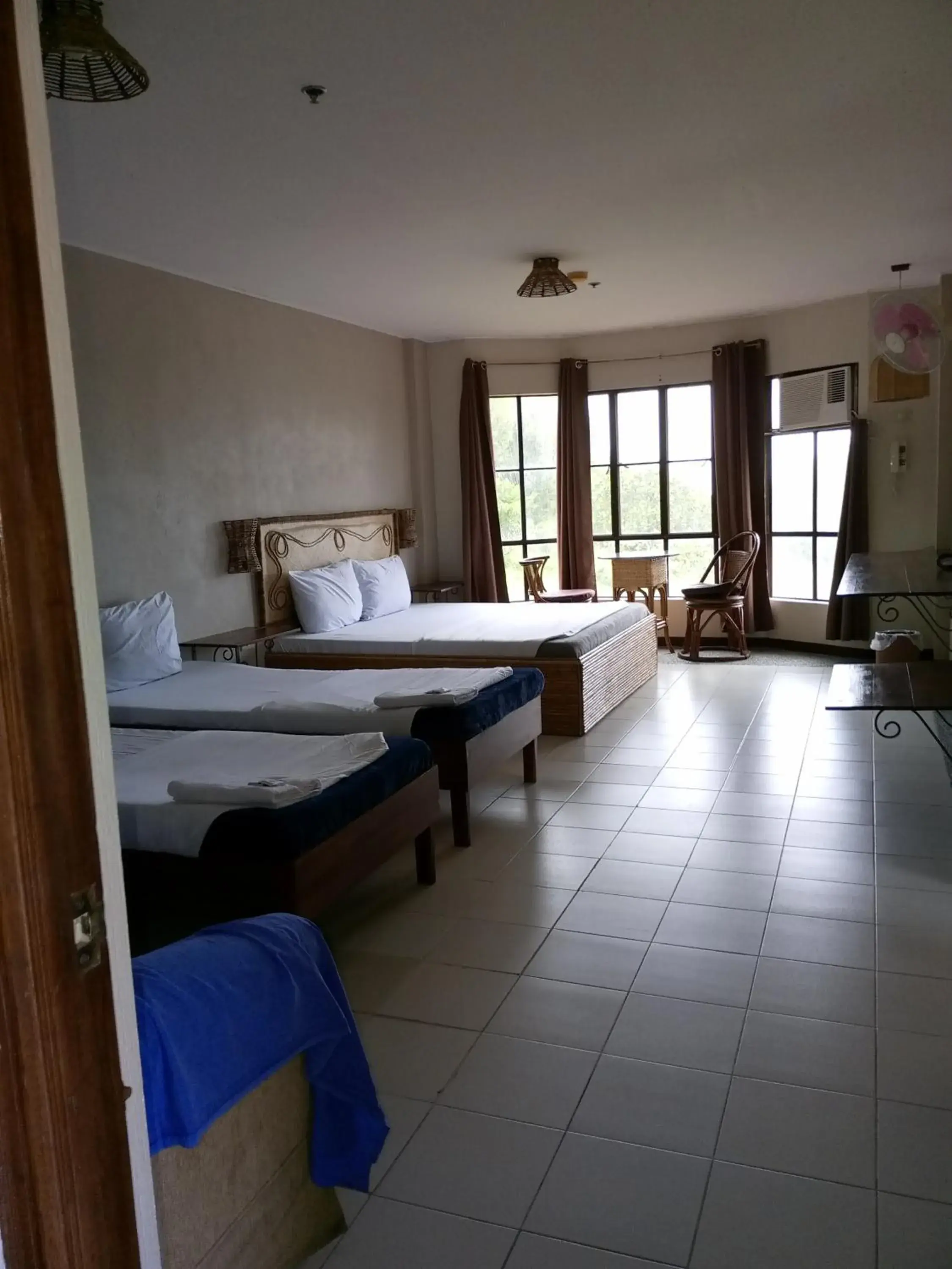 Family Room in Alfonso Hotel Family Room in Alfonso Hotel