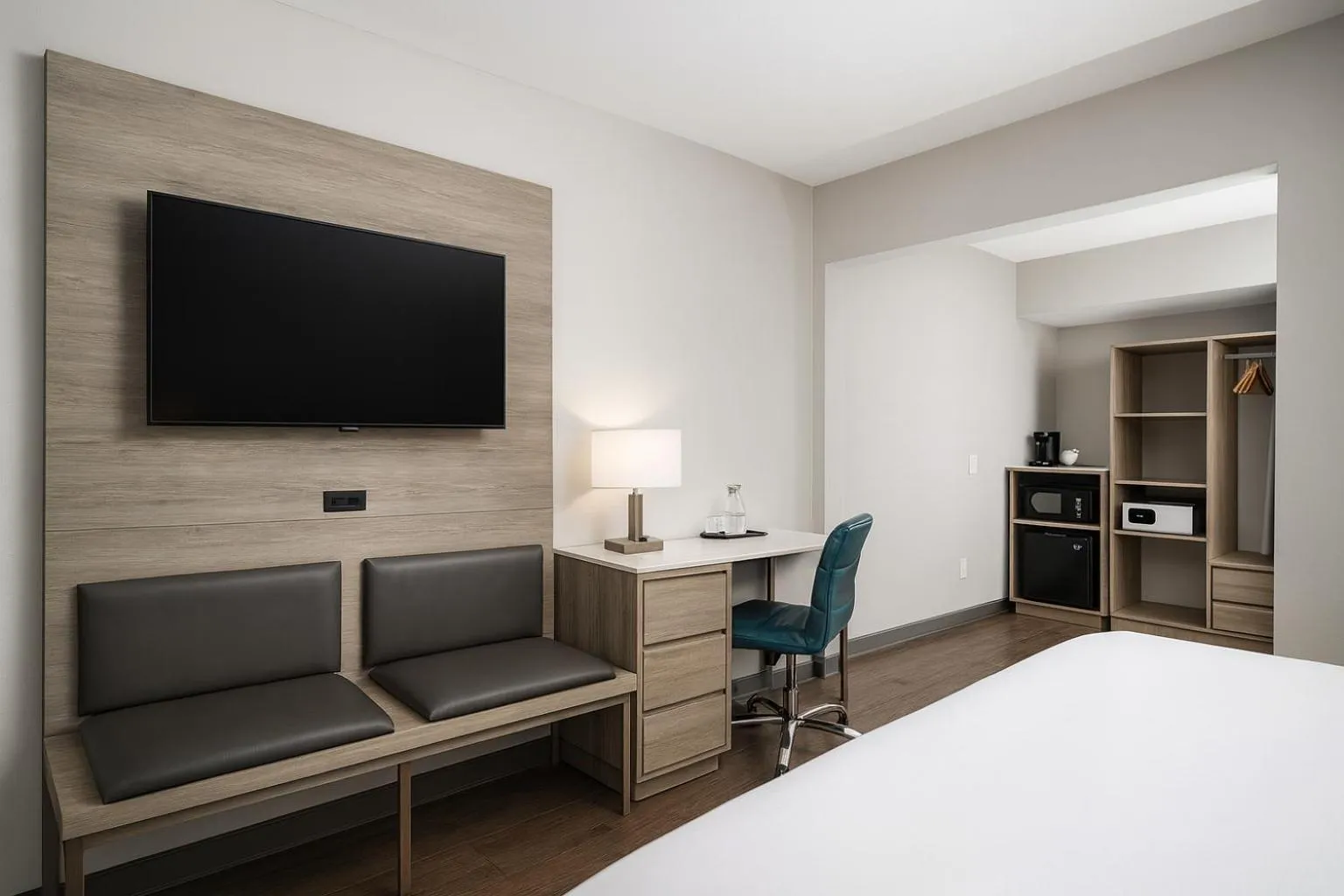 TV and multimedia, Bed in Travelodge by Wyndham LAX