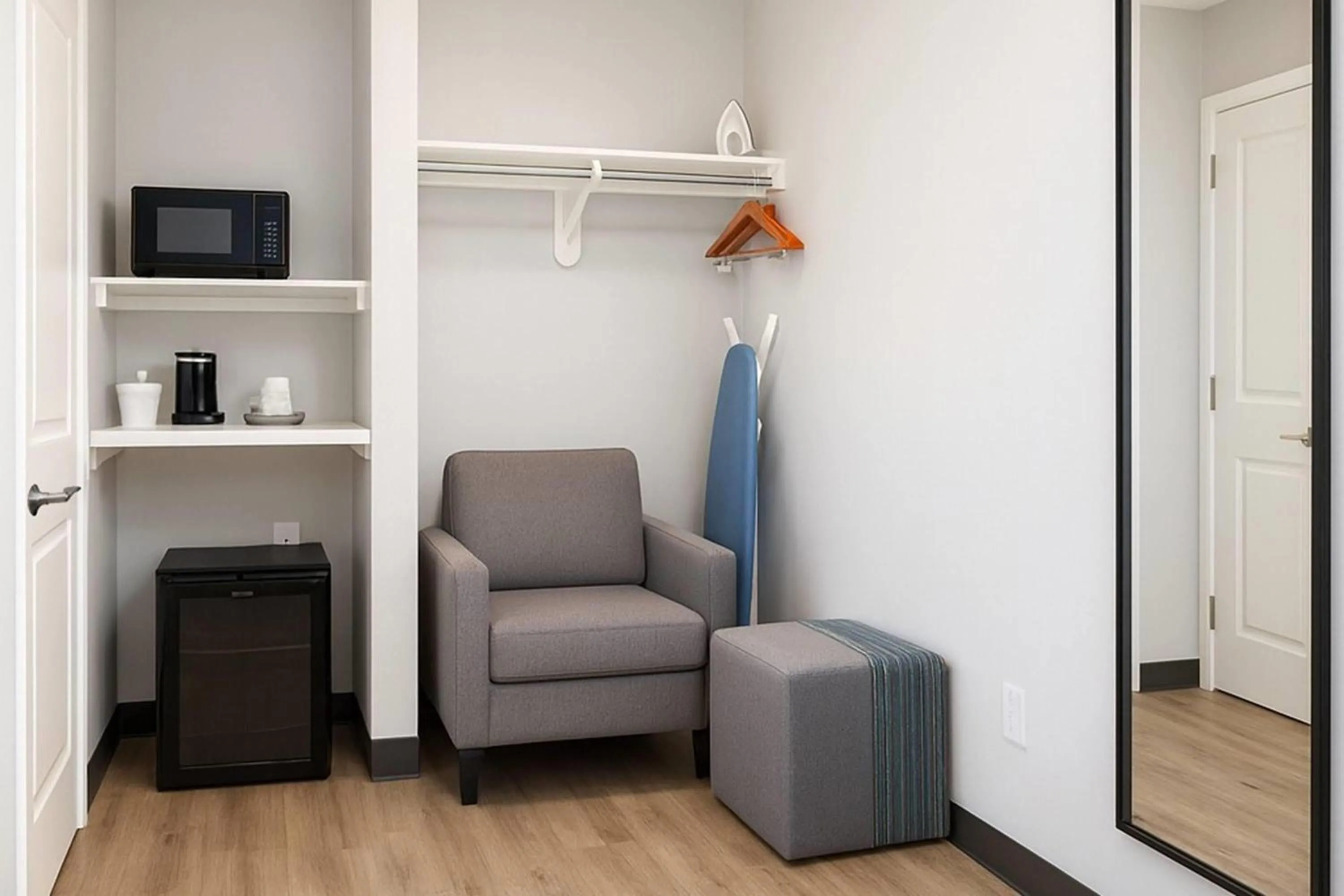 Photo of the whole room in Travelodge by Wyndham LAX