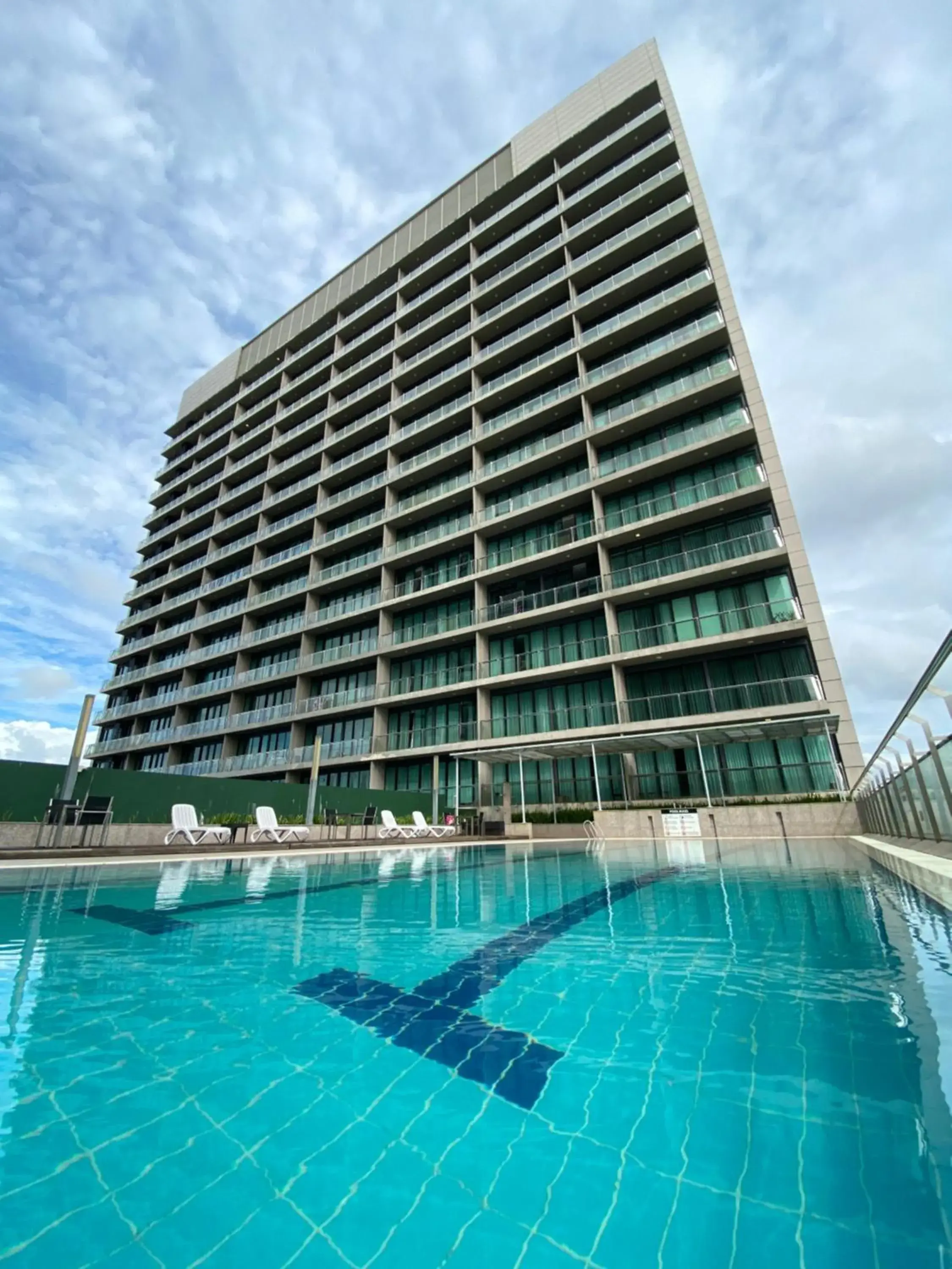 Imperial Suites at Boulevard Mall Imperial Suites at Boulevard Mall