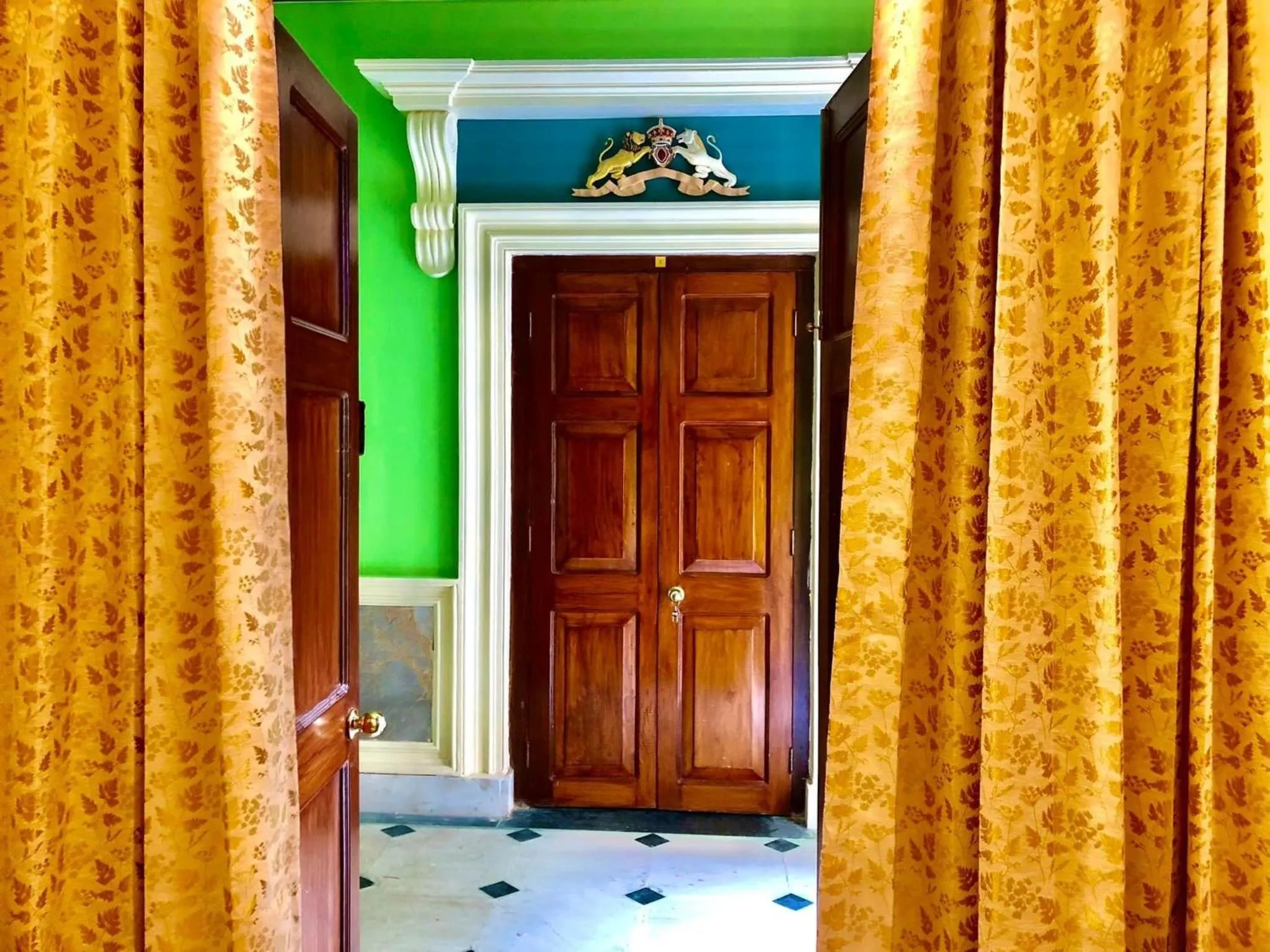 COSSIMBAZAR PALACE OF THE ROYS ( RAJBARI)